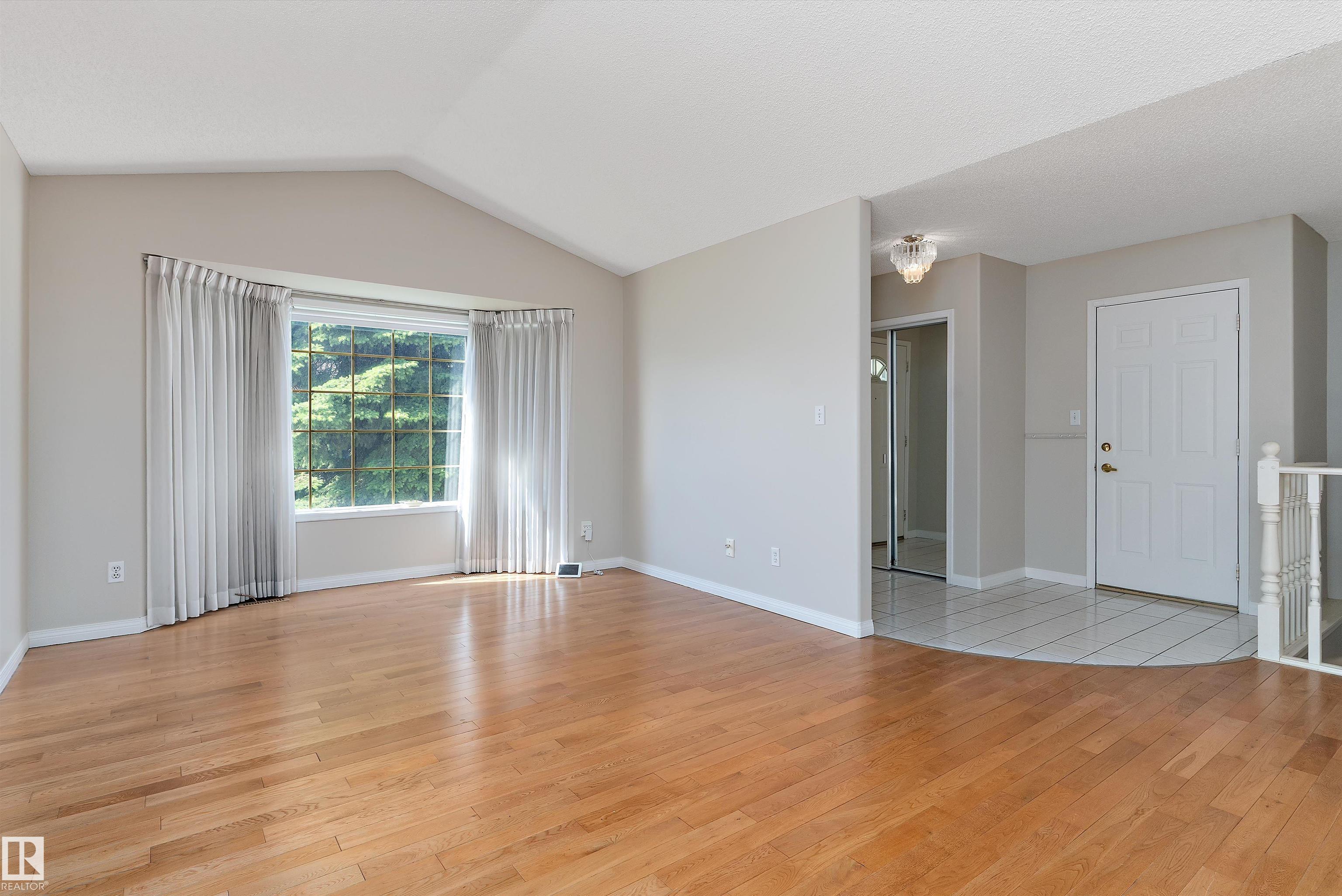 933 Youville Drive W NW, Tawa, Edmonton