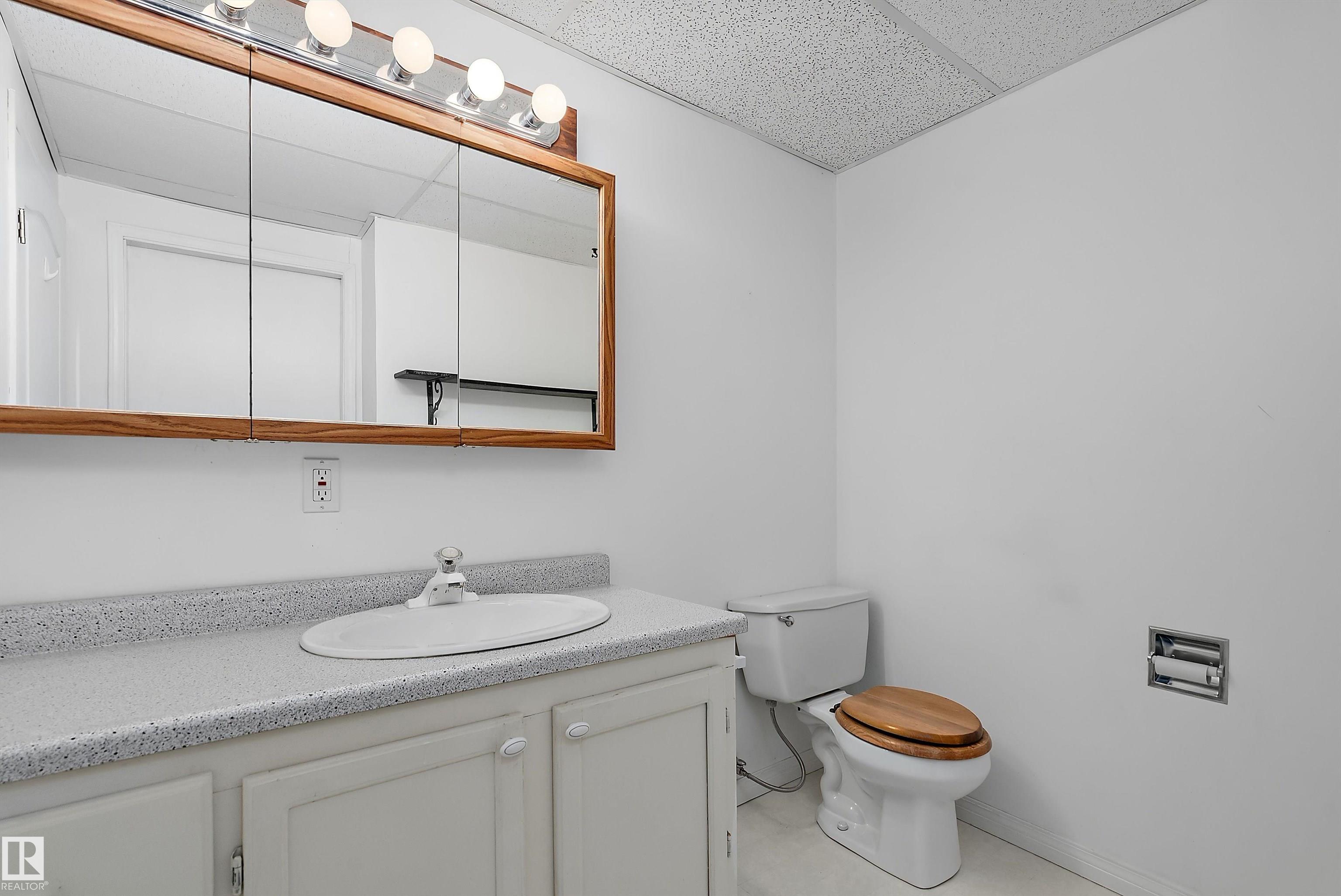 Photo 42 at 933 Youville Drive W NW, Tawa, Edmonton