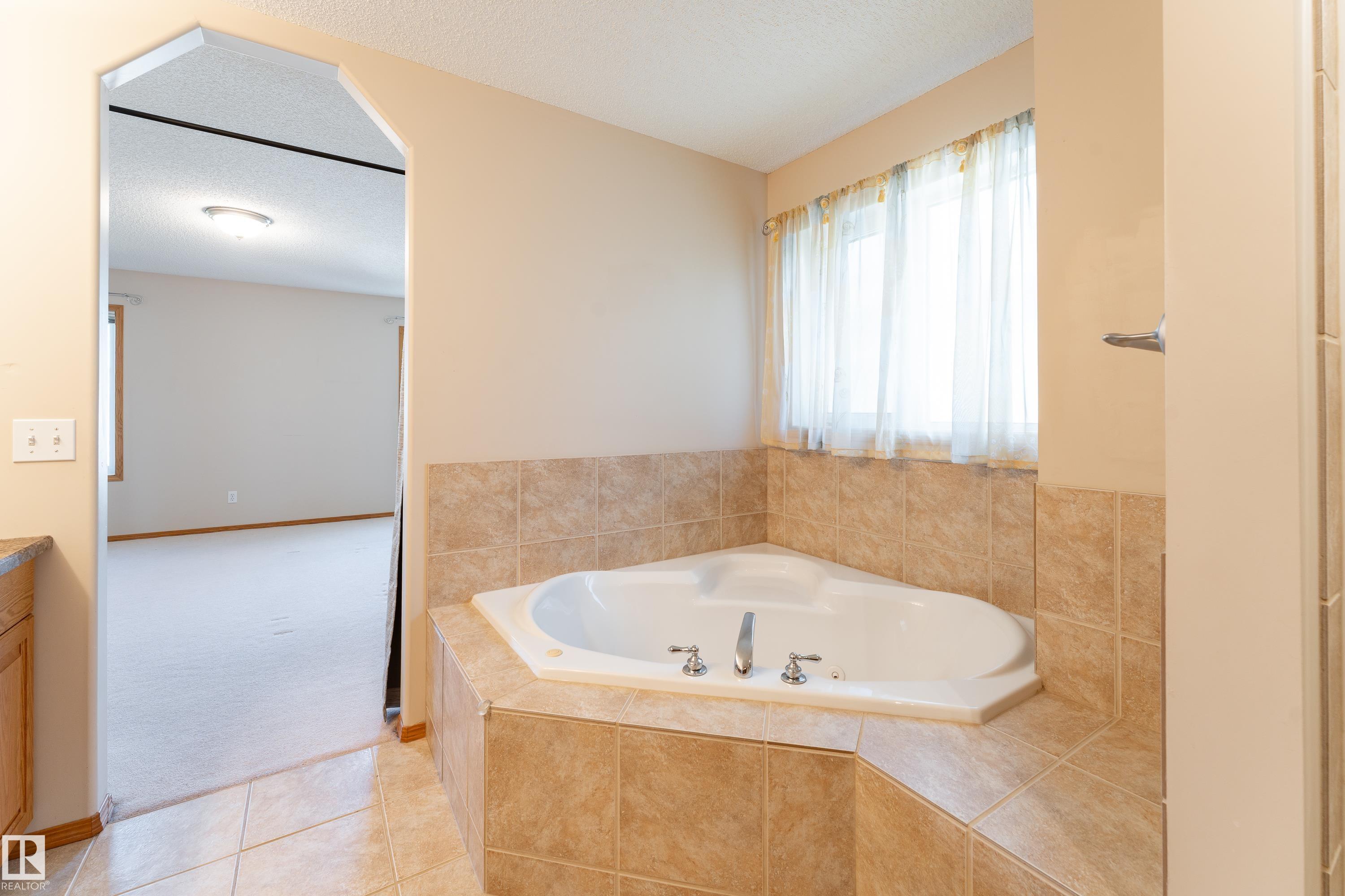 Photo 24 at 10820 178 Avenue NW, Chambery, Edmonton