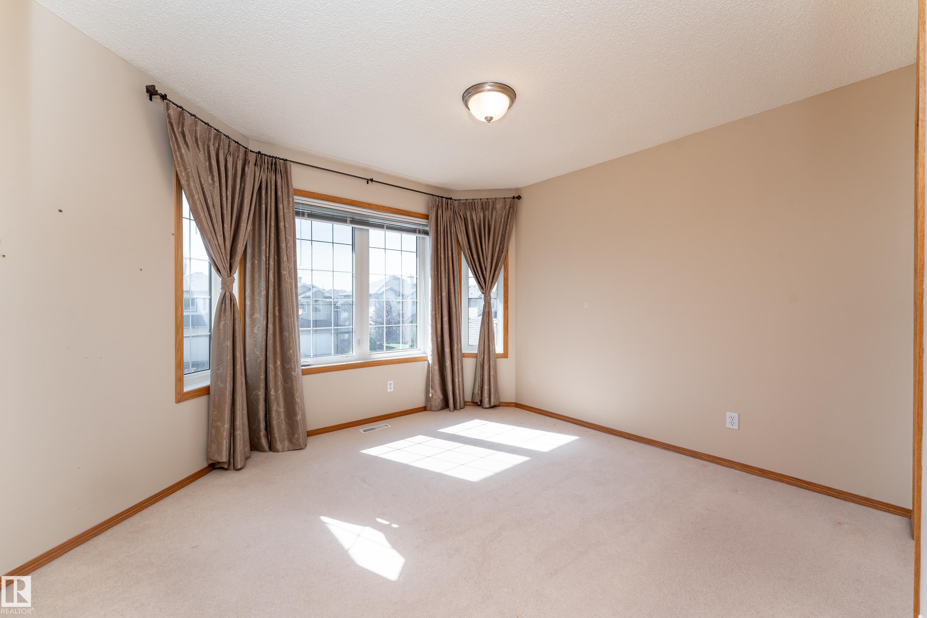 Photo 28 at 10820 178 Avenue NW, Chambery, Edmonton