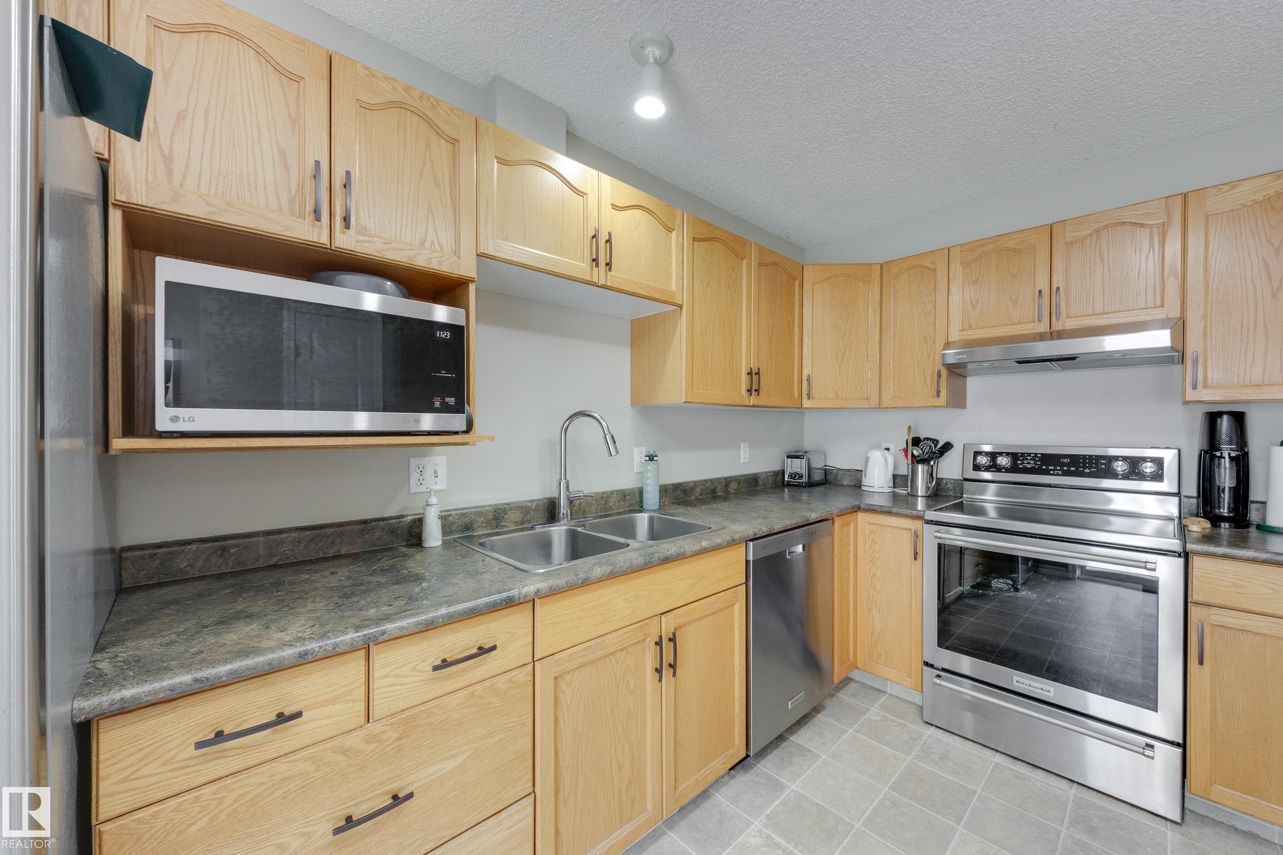 Photo 10 at 39 - 308 Jackson Road NW, Jackson Heights, Edmonton