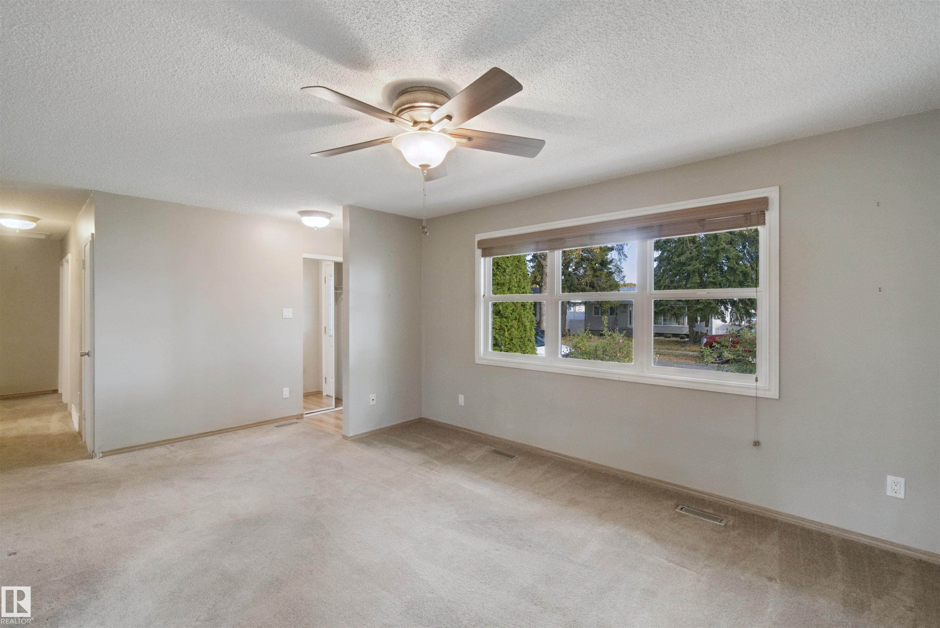 Photo 11 at 11920 37 Street NW, Beacon Heights, Edmonton