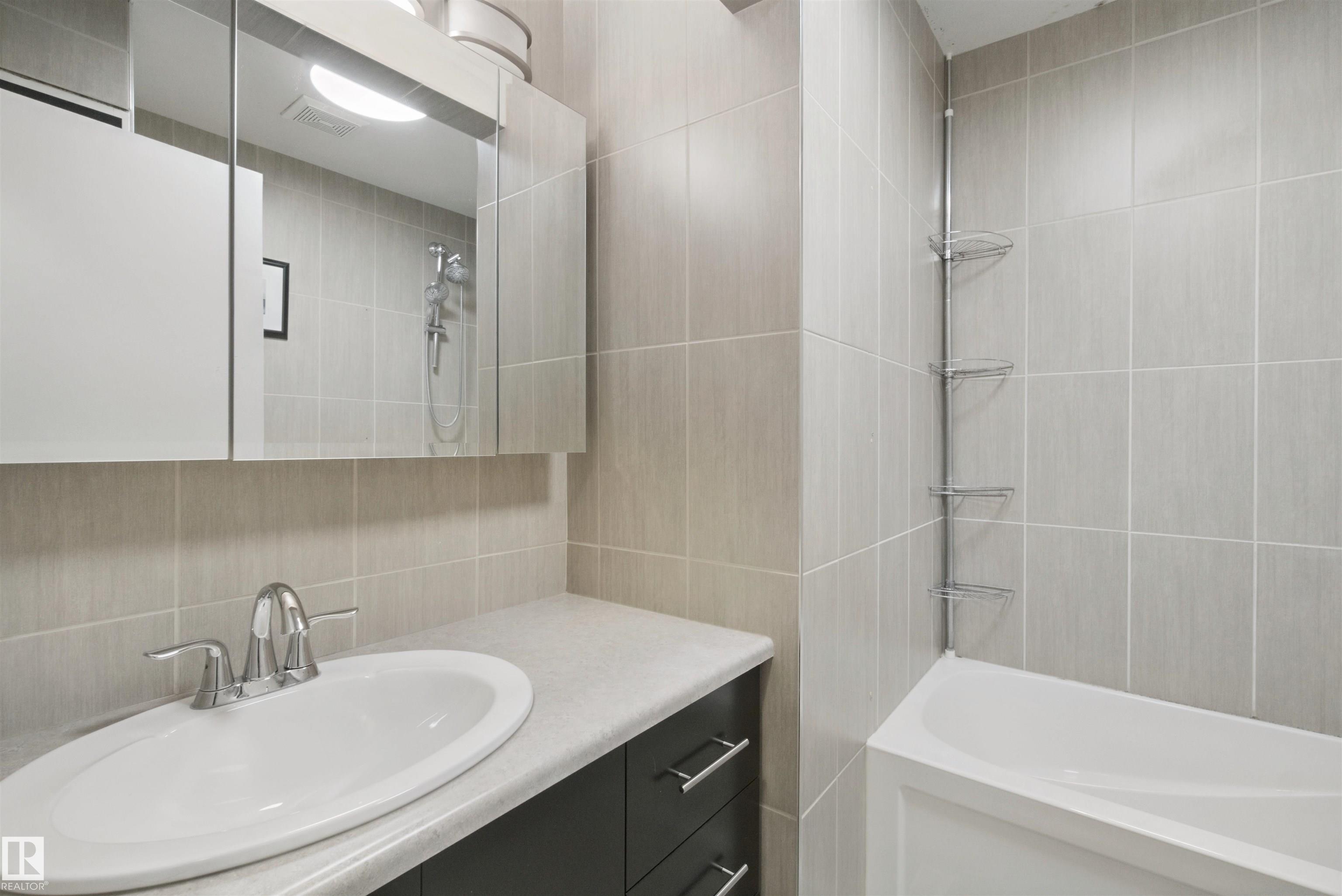 Photo 22 at 11920 37 Street NW, Beacon Heights, Edmonton