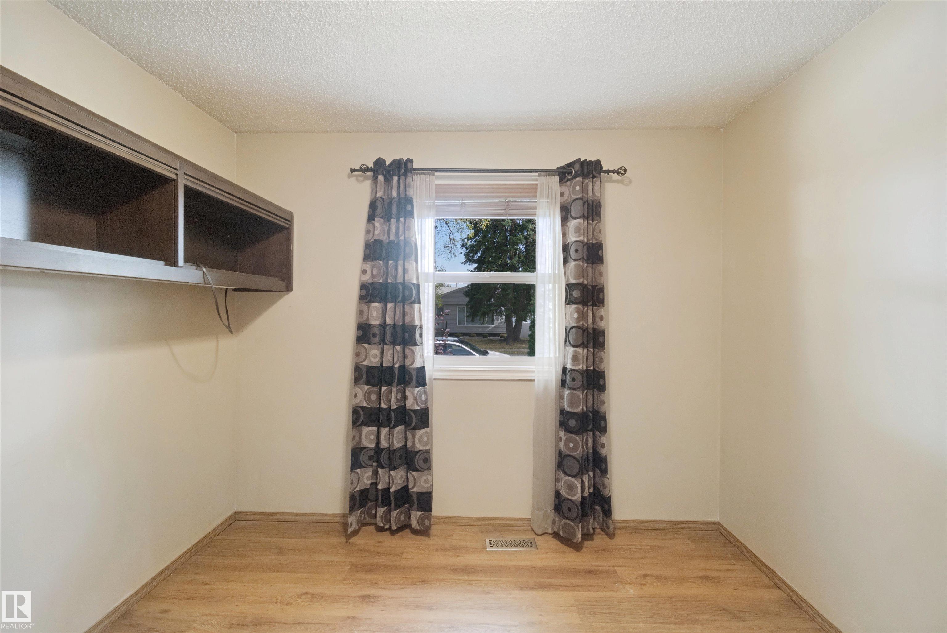 Photo 25 at 11920 37 Street NW, Beacon Heights, Edmonton