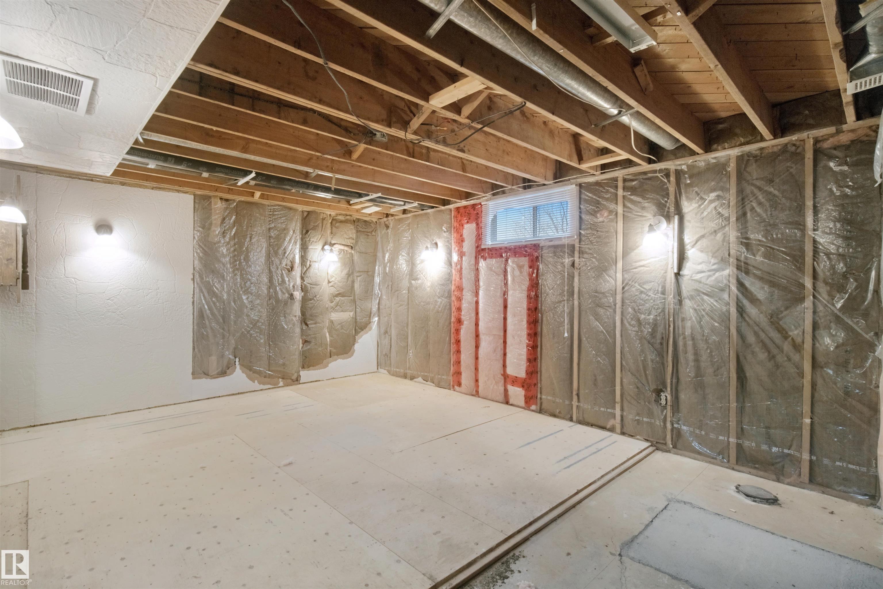 Photo 34 at 11920 37 Street NW, Beacon Heights, Edmonton