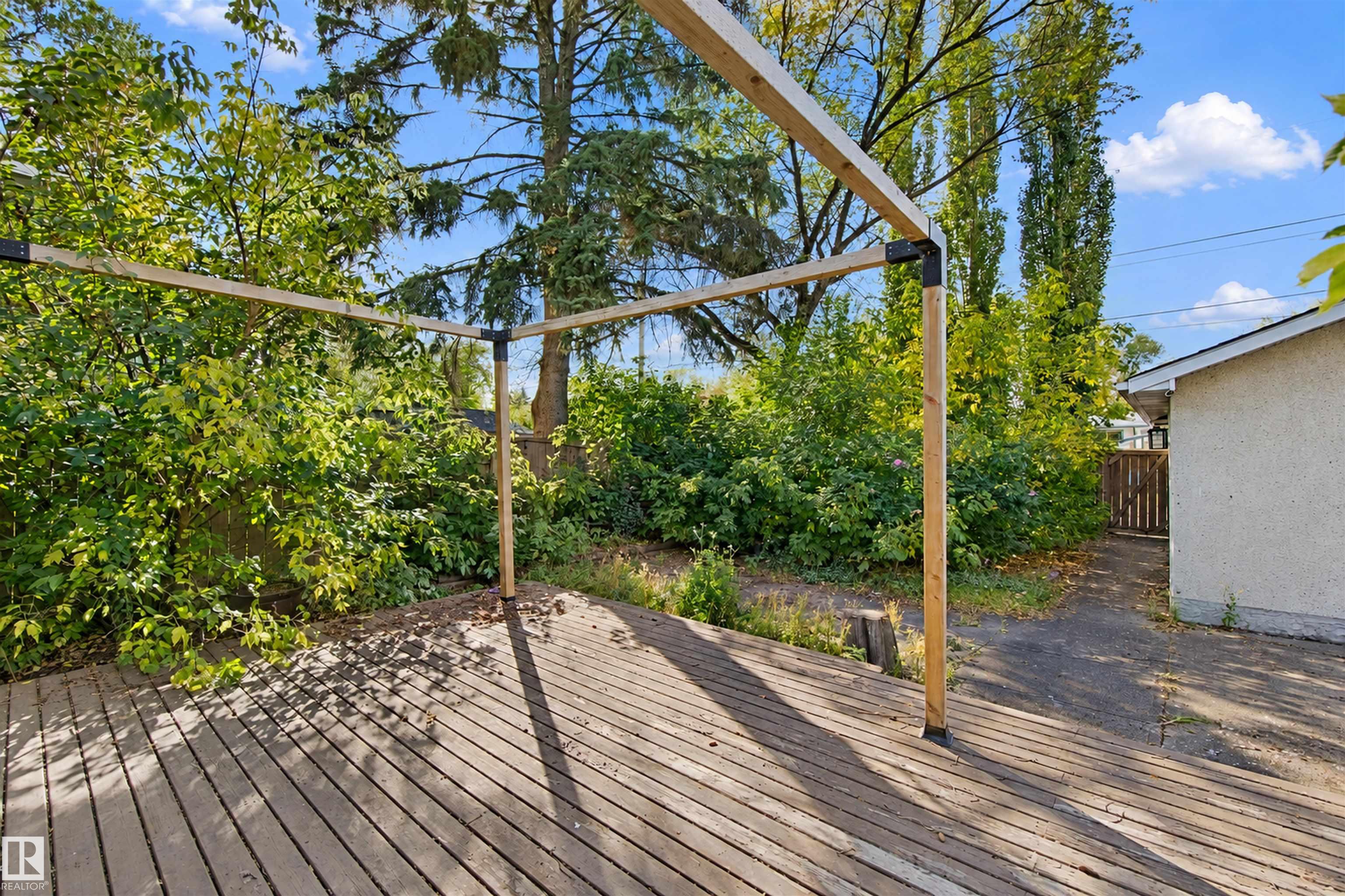 Photo 38 at 11920 37 Street NW, Beacon Heights, Edmonton