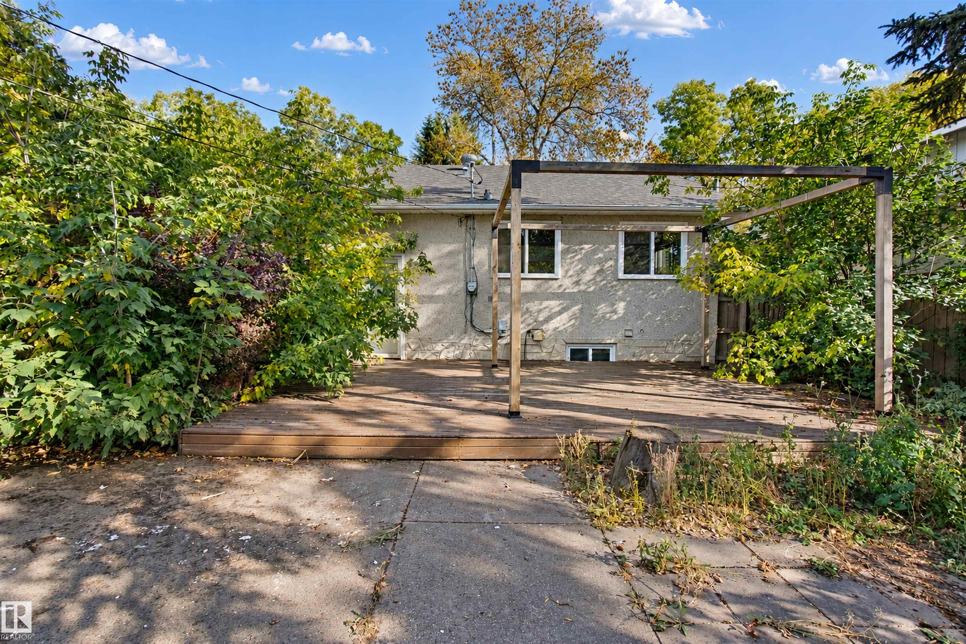 Photo 40 at 11920 37 Street NW, Beacon Heights, Edmonton