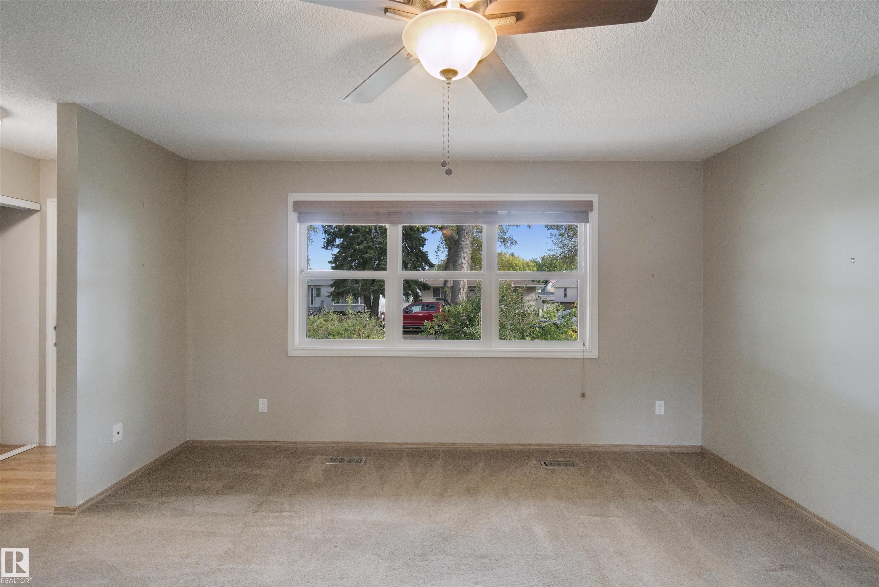 Photo 9 at 11920 37 Street NW, Beacon Heights, Edmonton