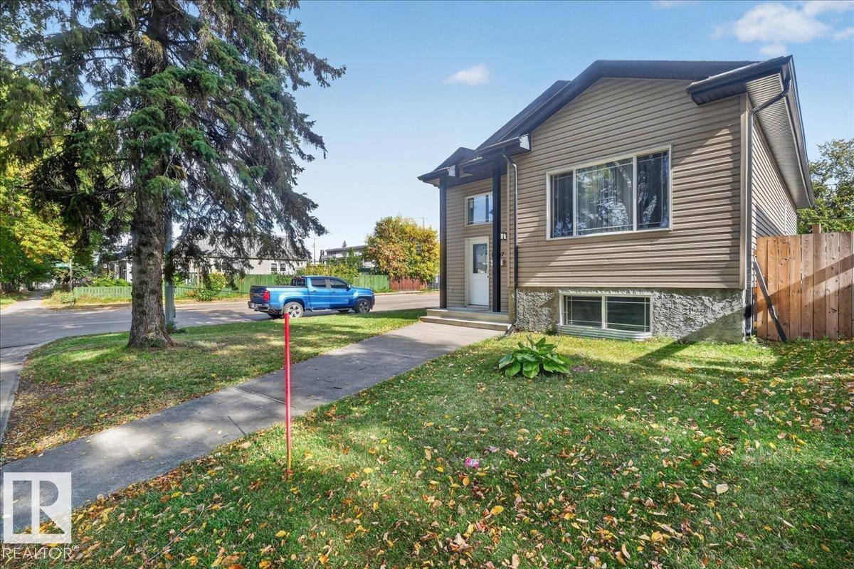 Photo 7 at 11947 67 Street NW, Montrose, Edmonton