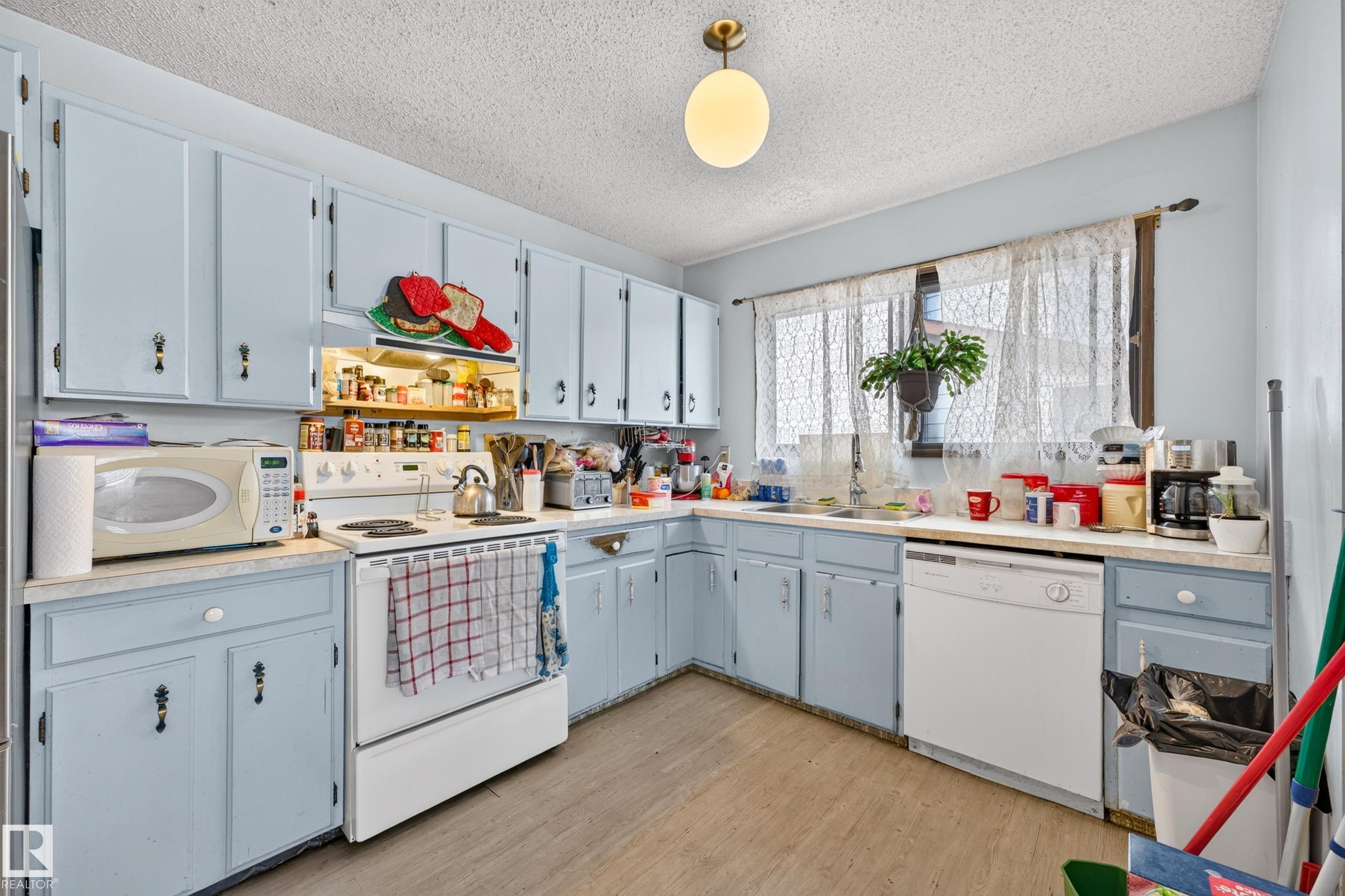 Photo 7 at 3819 17a Avenue NW, Daly Grove, Edmonton