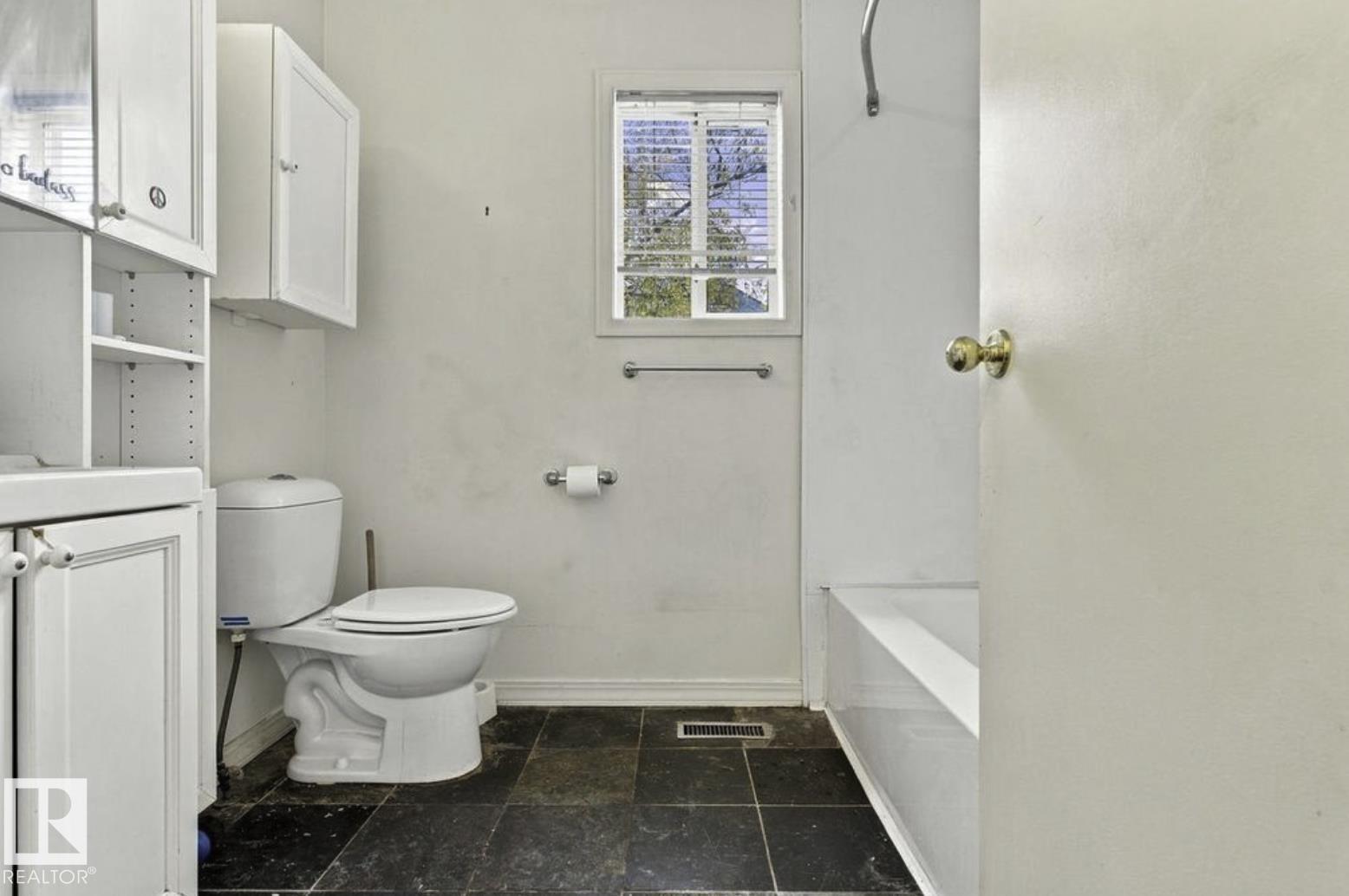 Photo 20 at 4423 36a Street NW, Kiniski Gardens, Edmonton