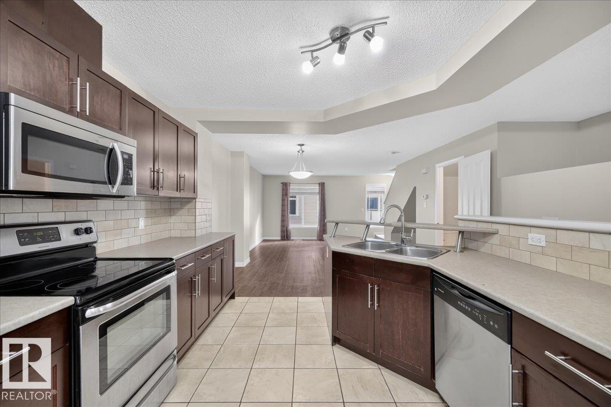 https://zimg.paragon.ice.com/ParagonImages/Property/PM/RAE/225425734/7/0/0/1d431f54a909e54629a15130f8e43d8c/1/ef499a3b094912f37fb51bc803b0c566/225425734-1860f005-cabd-4c14-becf-1d82d95c2546.JPG