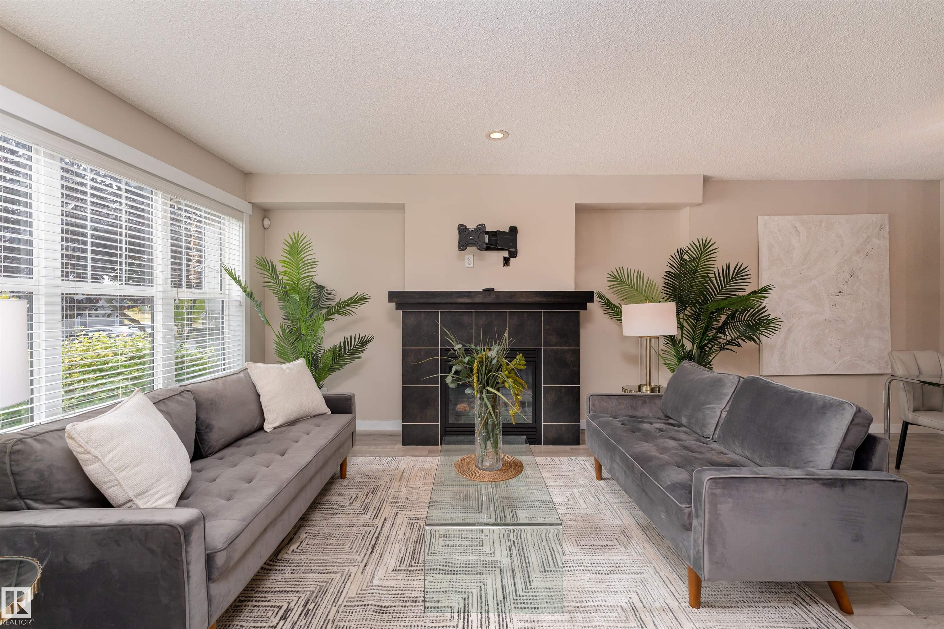 Photo 4 at 2914 18a Avenue NW, Laurel, Edmonton