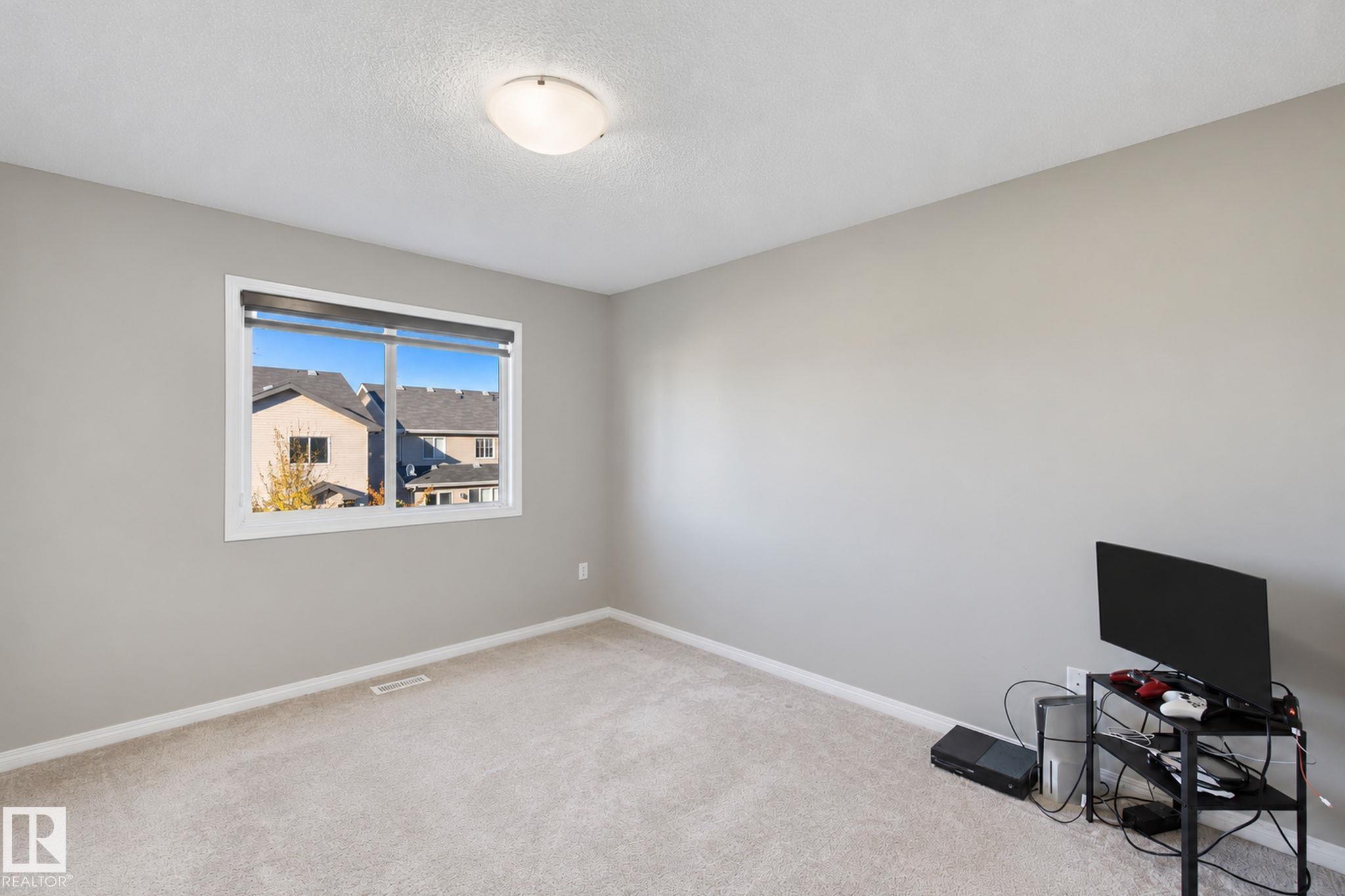 Photo 13 at 3026 16a Avenue NW, Laurel, Edmonton