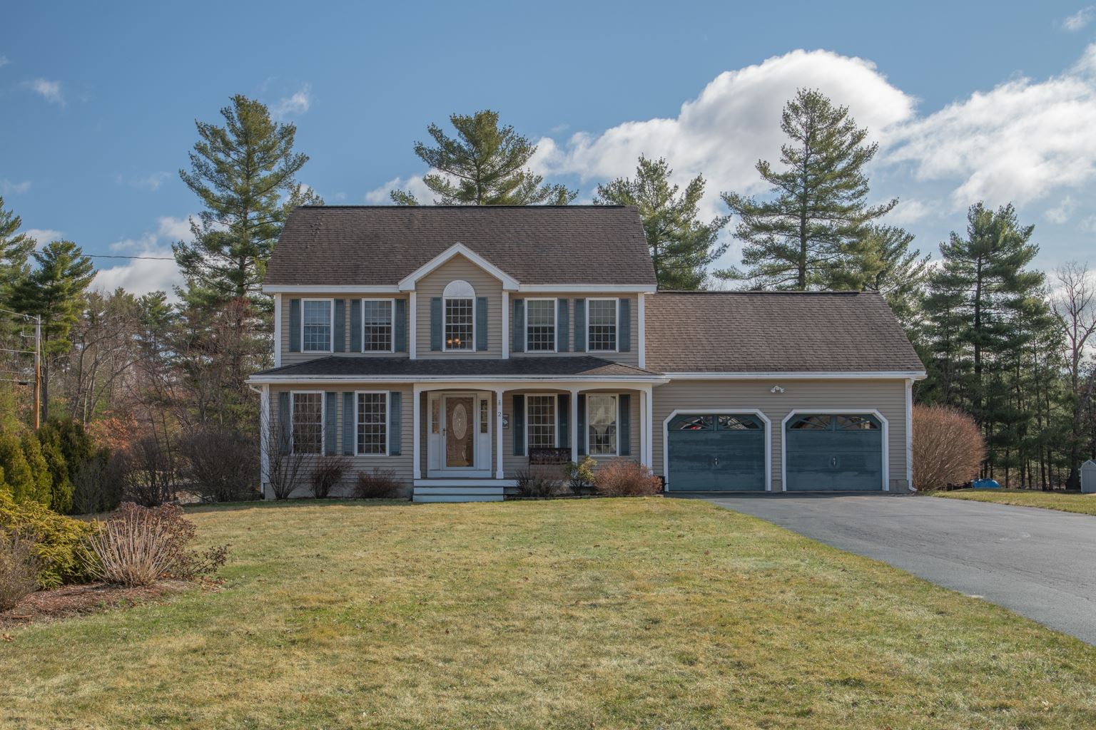 MLS 4800284: 2 Perry Court, Litchfield NH
