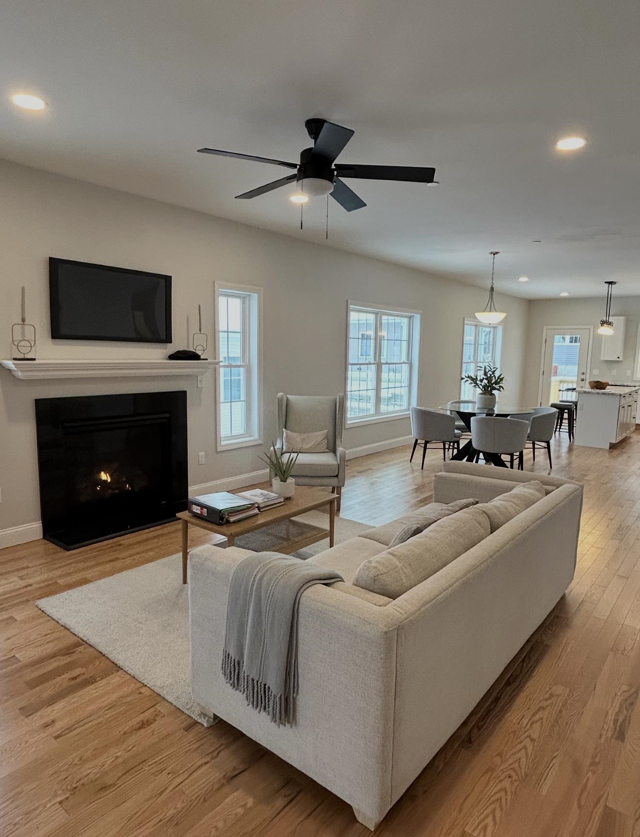 7 Venus Way, Pelham, NH 03076