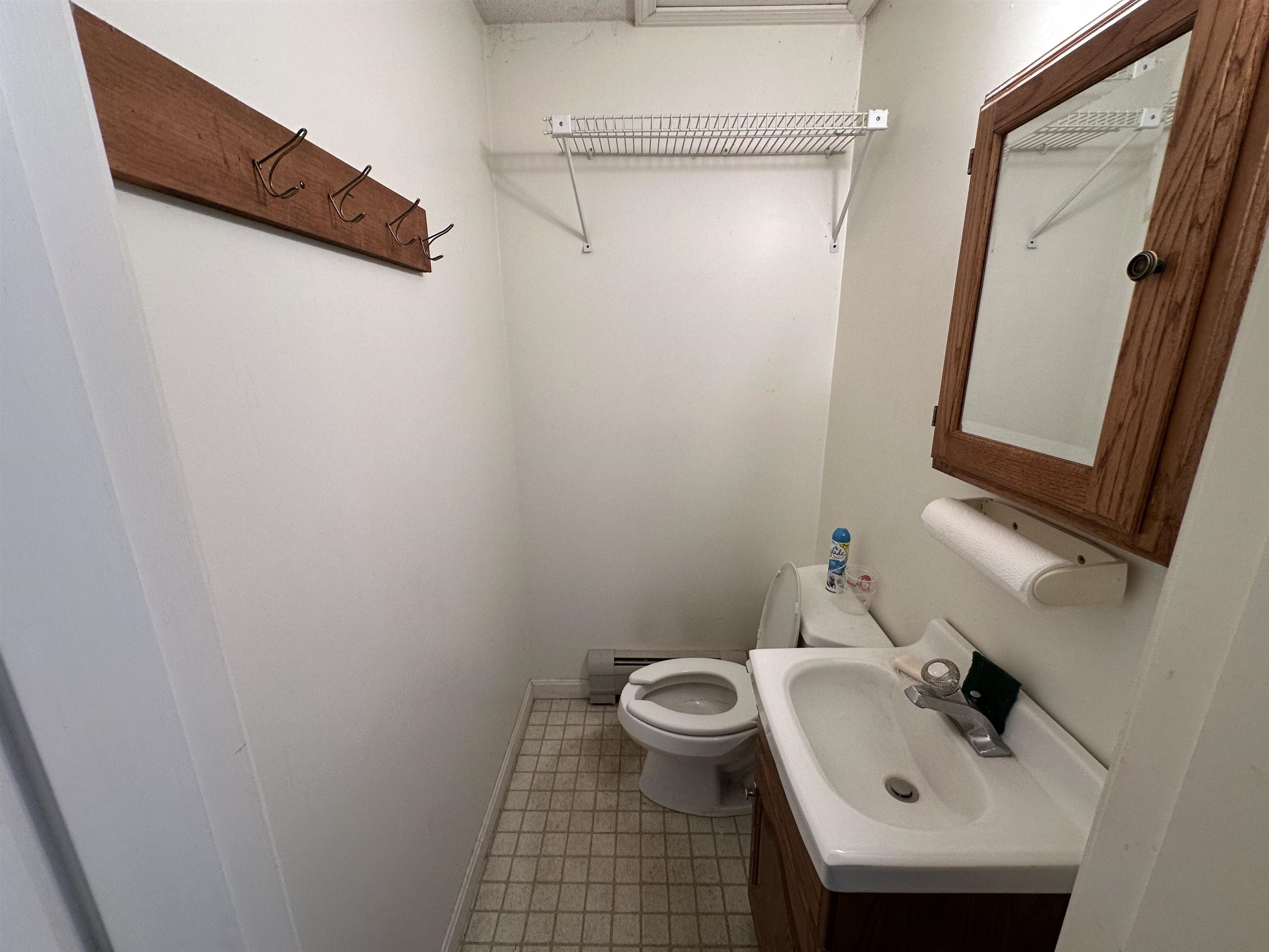 1st FL Unit 4 private half bath