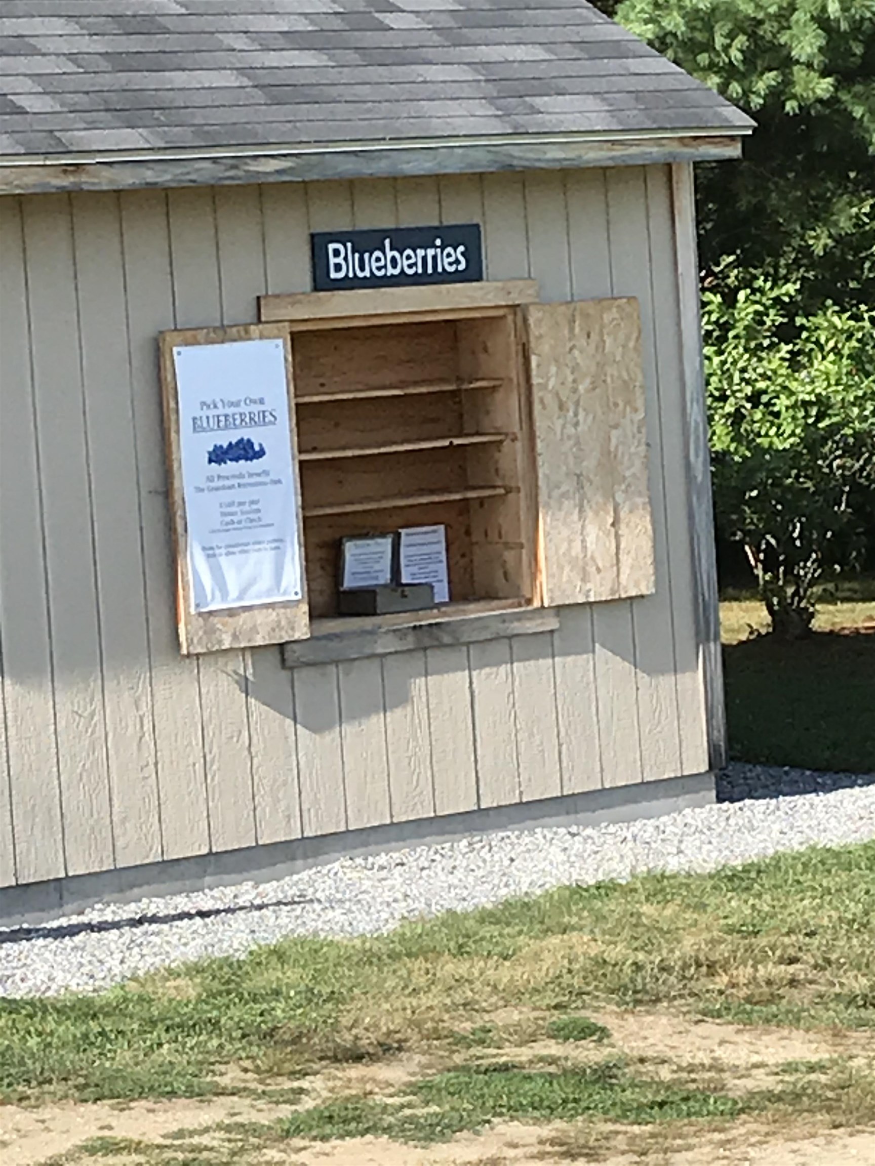 8 Cradle Hill Ln, Grantham, NH 03753