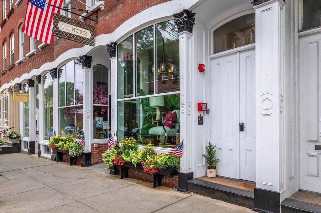 Village of Woodstock in Town of Woodstock VT&nbsp;All Apartments and Housing  for sale