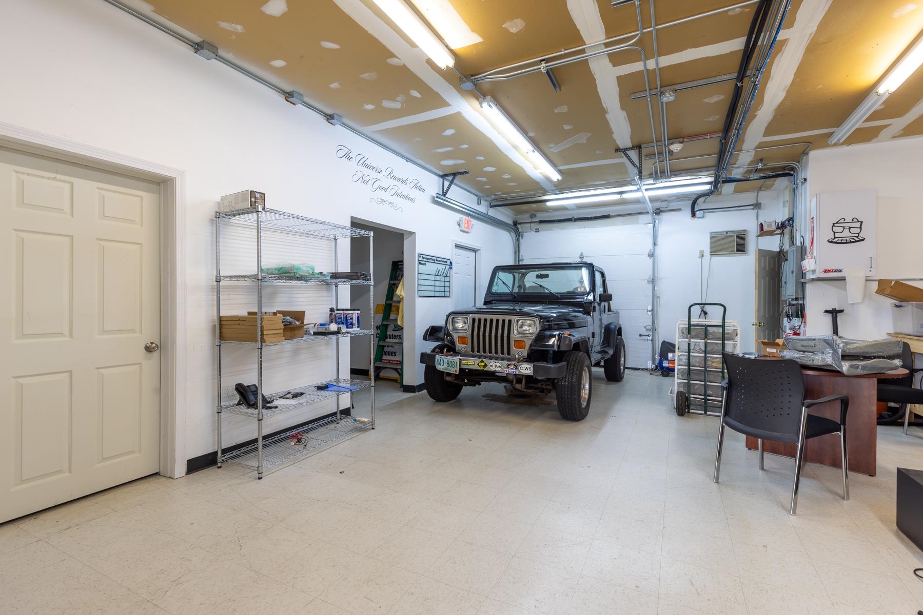 11 Tracy Ln, Hudson, NH 03051