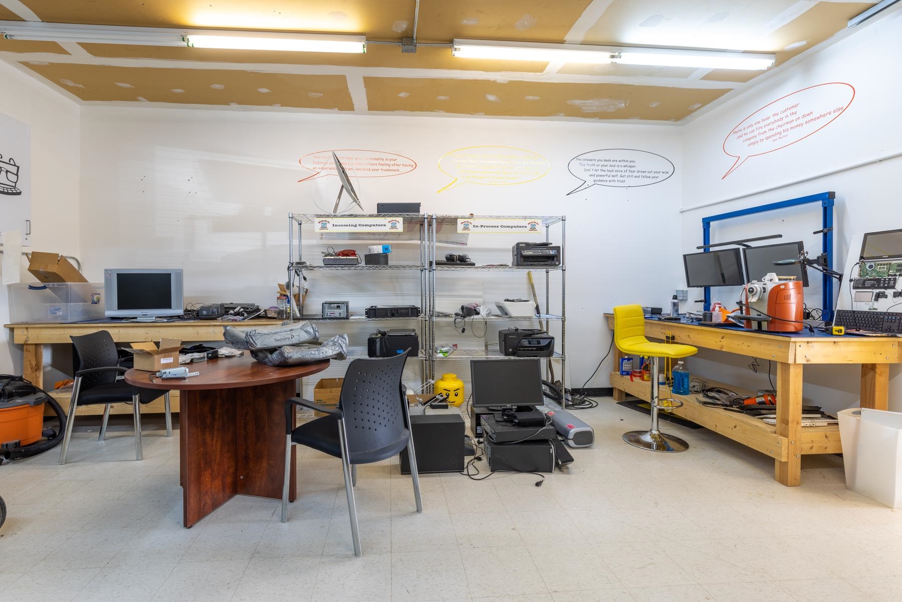 11 Tracy Ln, Hudson, NH 03051