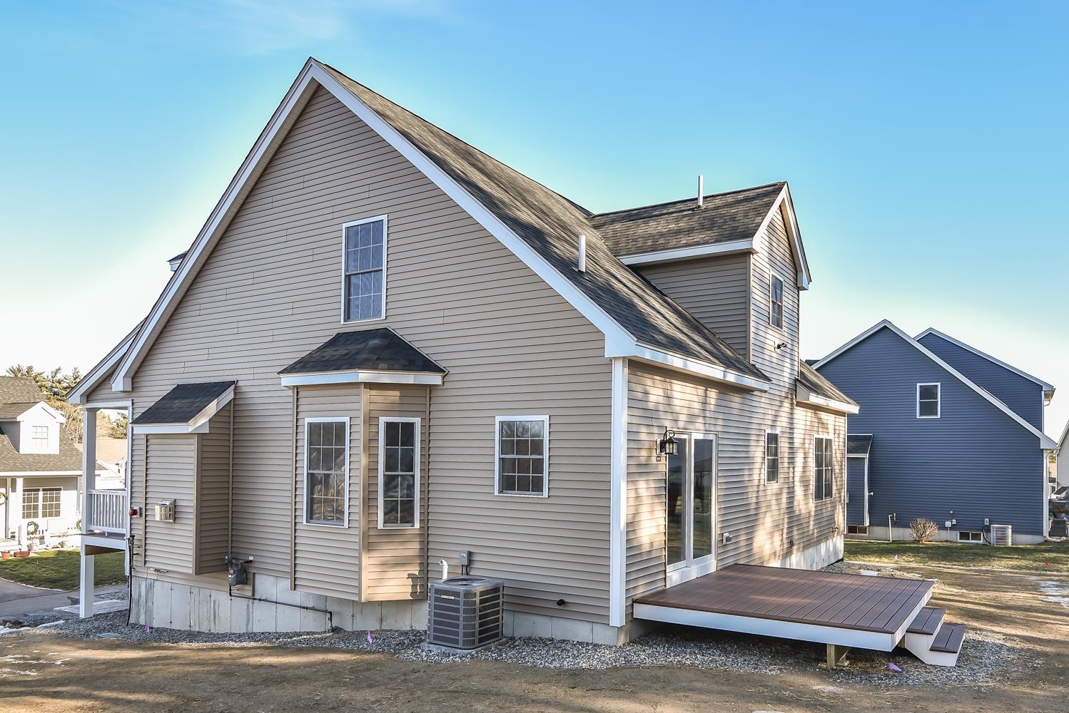 3 Bent Grass Cir, Kingston, NH 03848