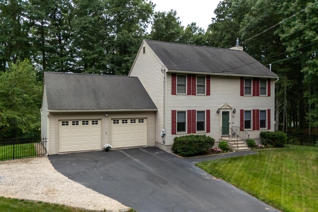 MLS 5004372: 3 Muscovy Drive, Litchfield NH