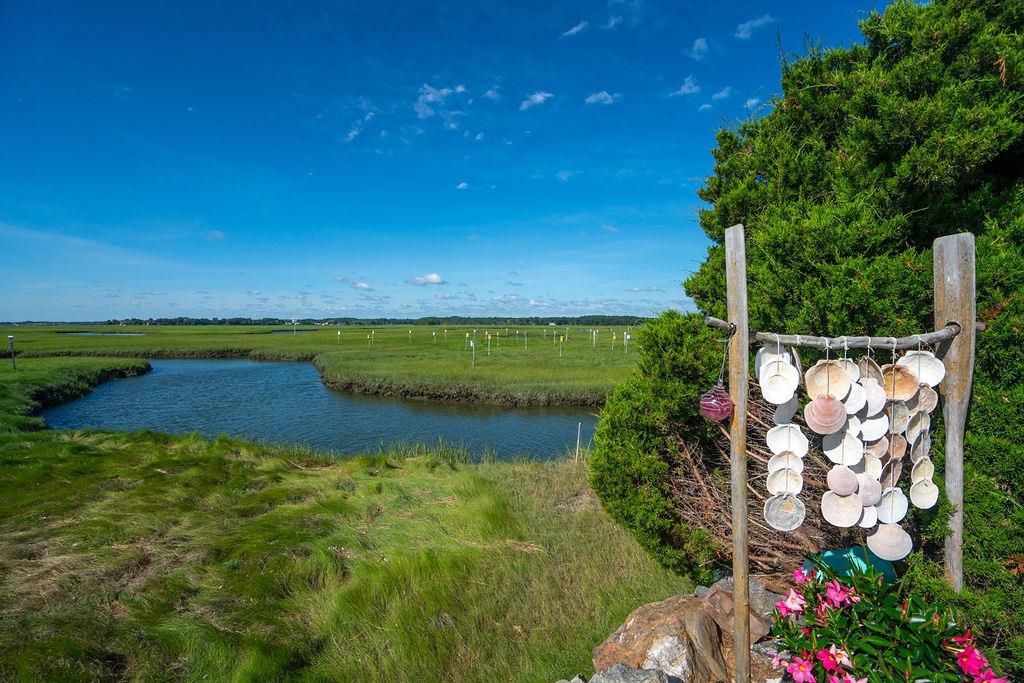 27 Cross Beach Rd, Seabrook, NH 03874