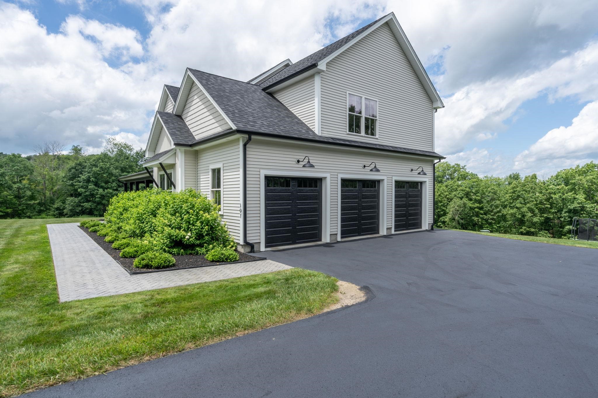 101 Hubbard Hill Rd, Rindge, NH 03461