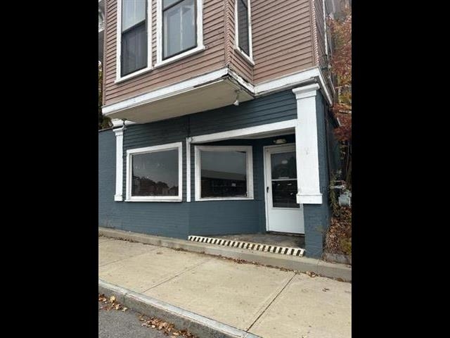 25 High St, Somersworth, NH 03878