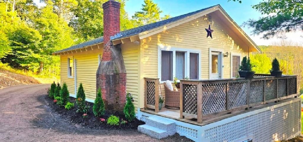 106 Middleton Rd, Wolfeboro, NH 03894