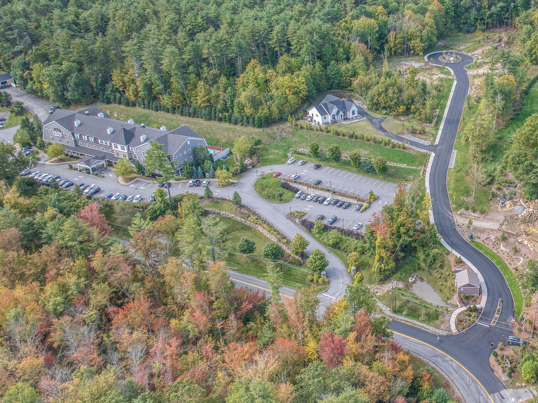 17 Grand Ave, Bedford, NH 03110