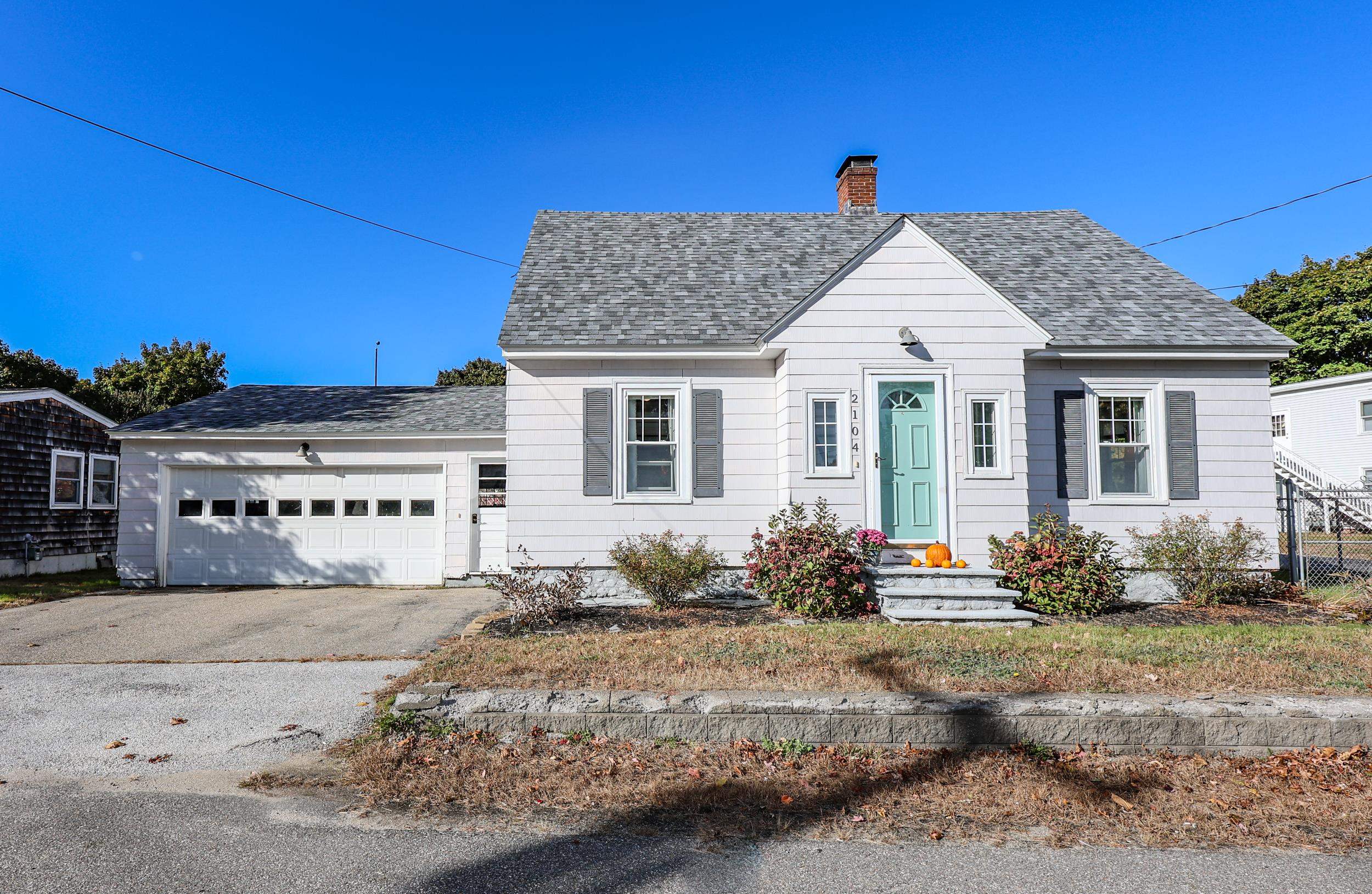 2104 Wellington Road