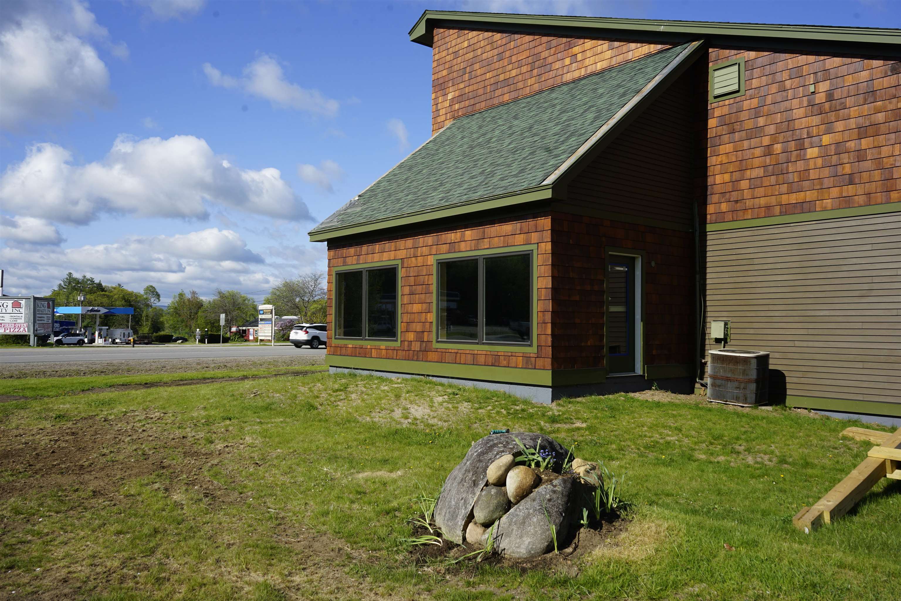 12 Southmayd St, Campton, NH 03223