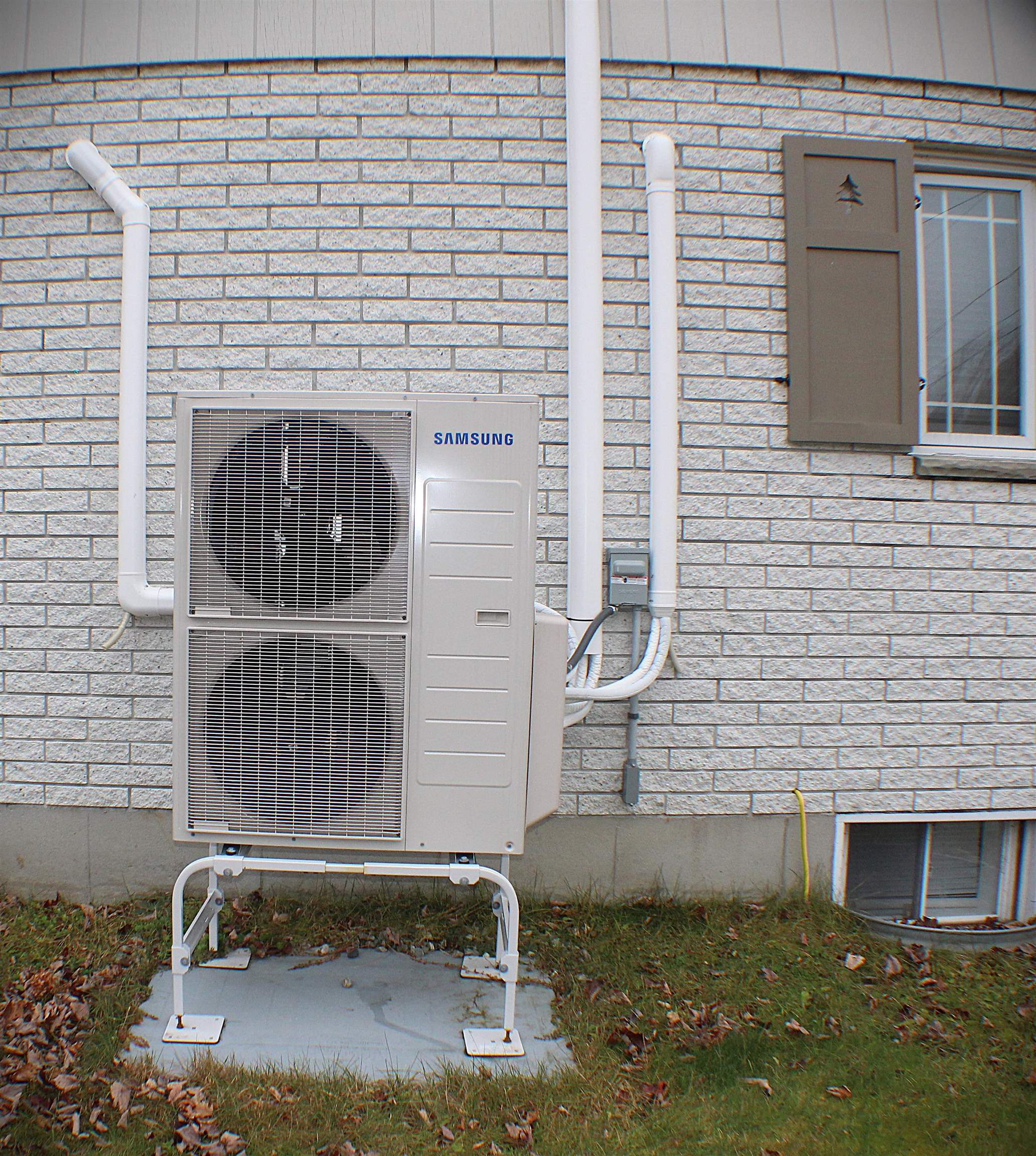 6 Pinecrest Ave, Berlin, NH 03570