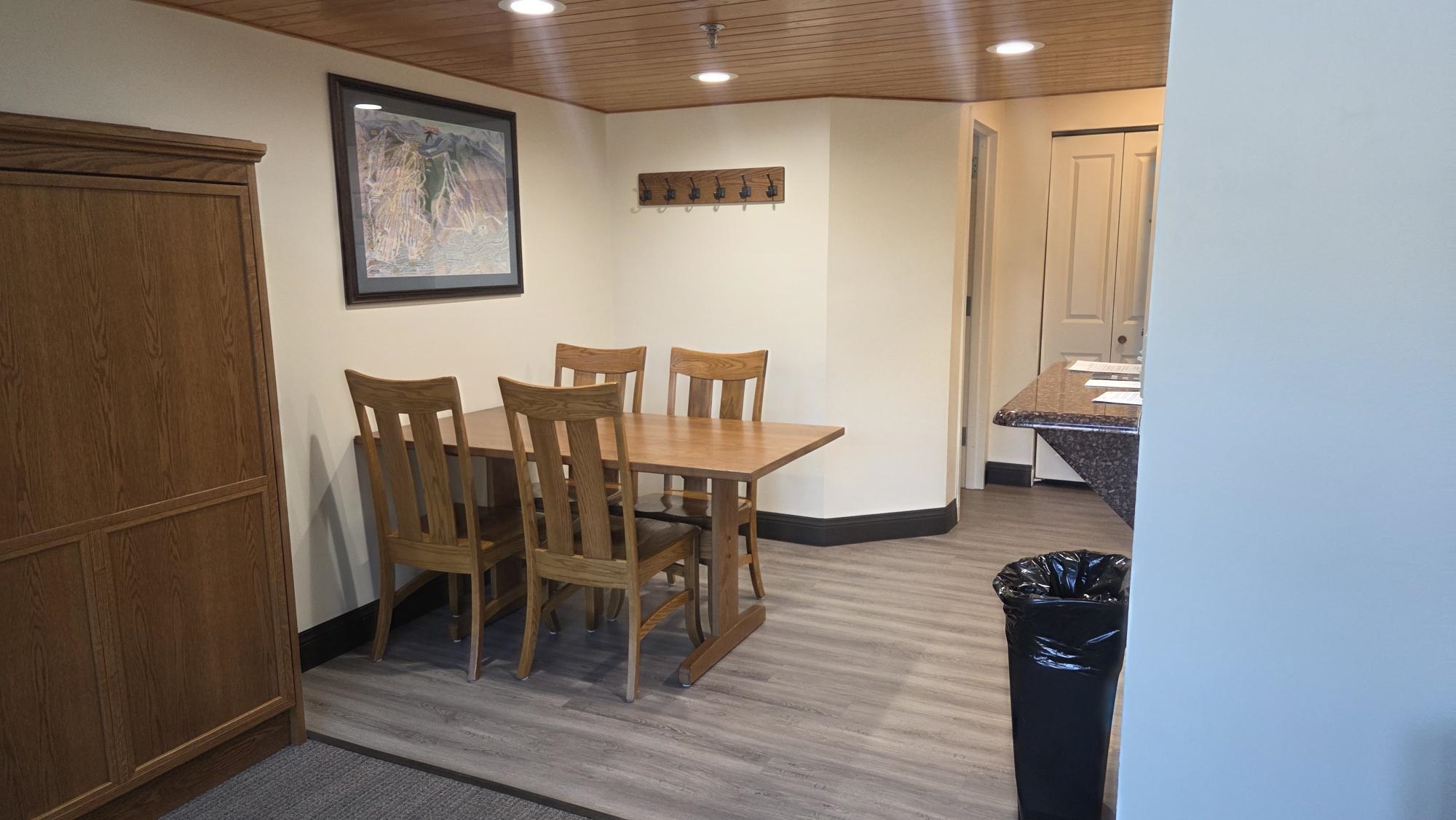 90 Loon Mountain Rd, Lincoln, NH 03251