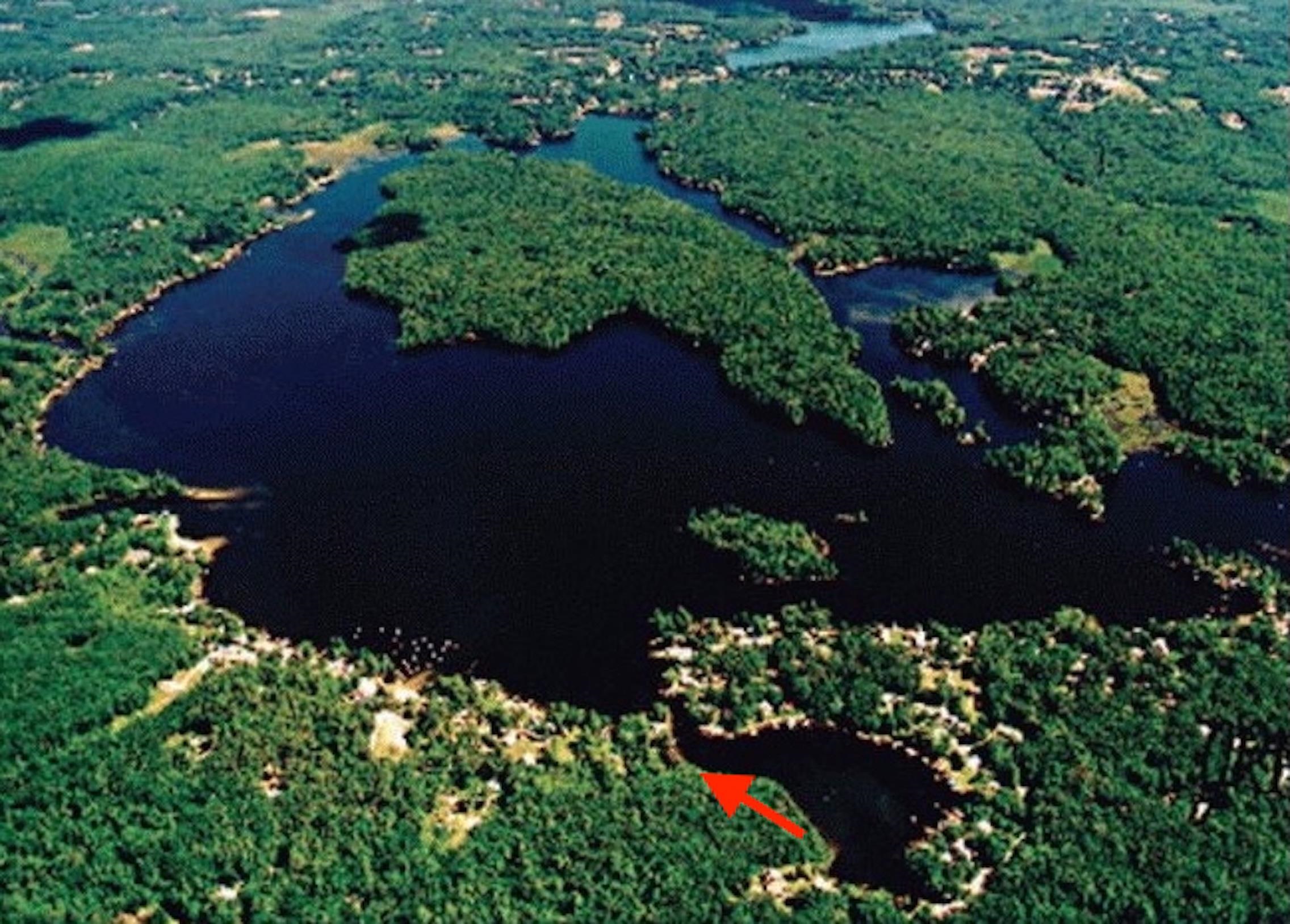 19 Whitneys Grove Rd, Derry, NH 03038