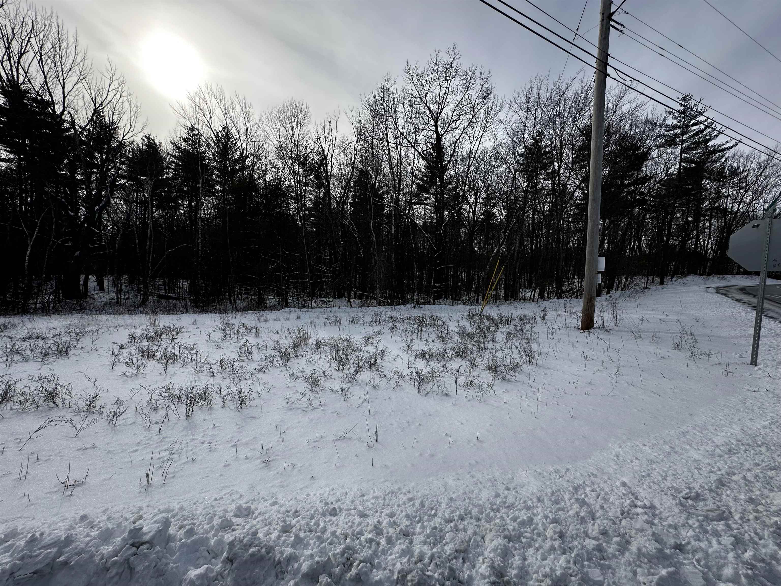 75 Rockingham Rd, Londonderry, NH 03053