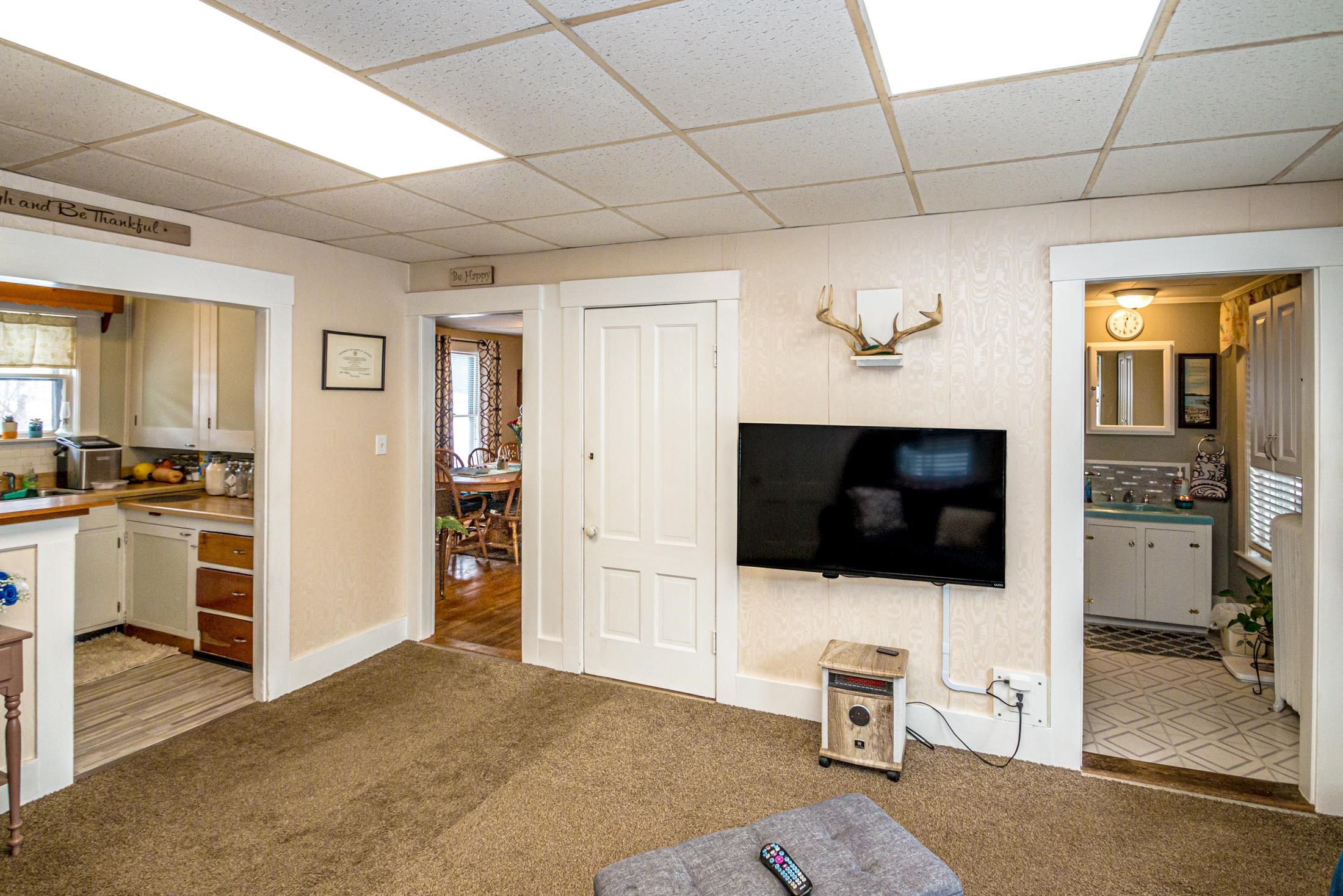 75 Elm St, Whitefield, NH 03598