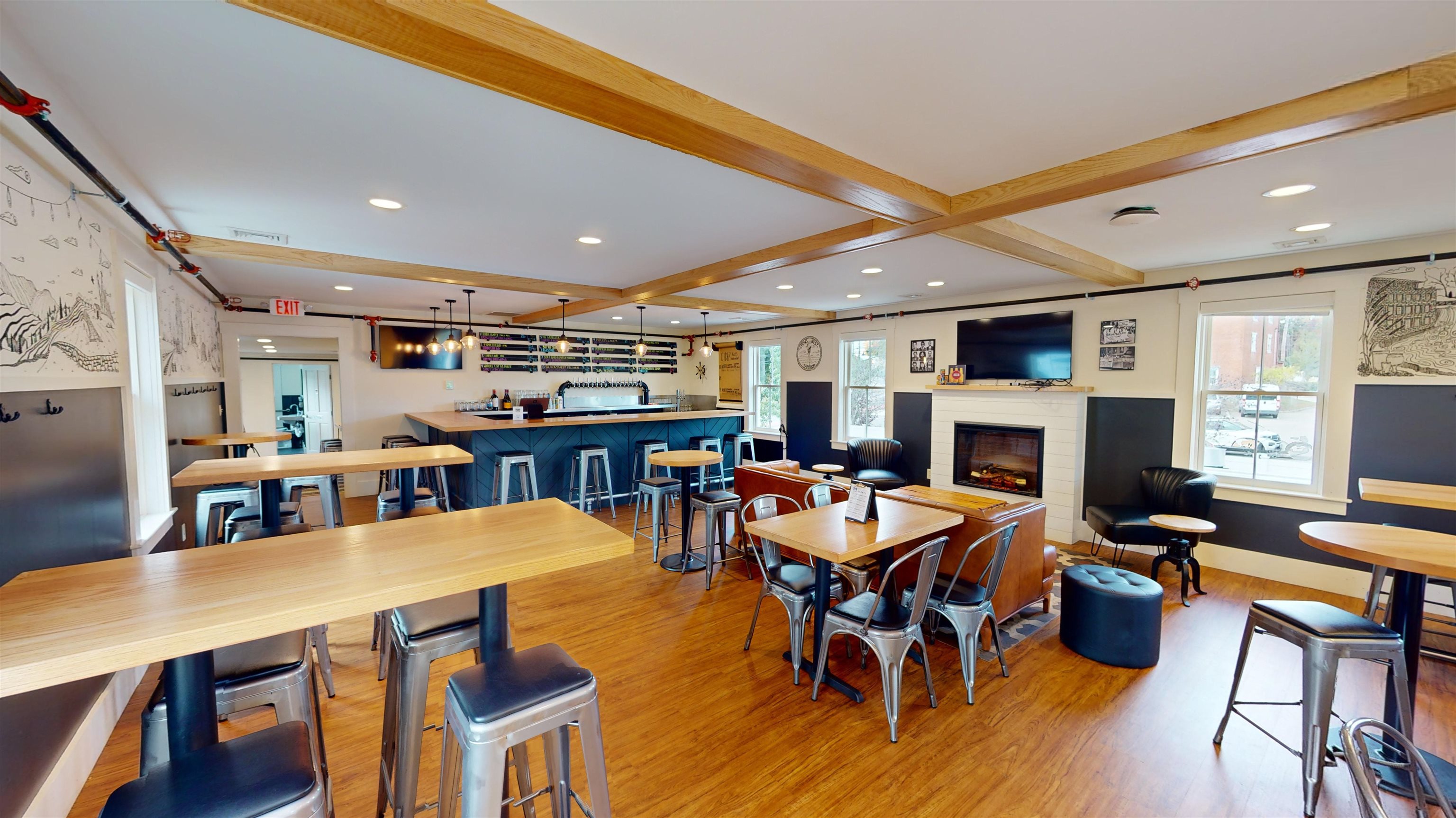 15 Newmarket Rd, Durham, NH 03824