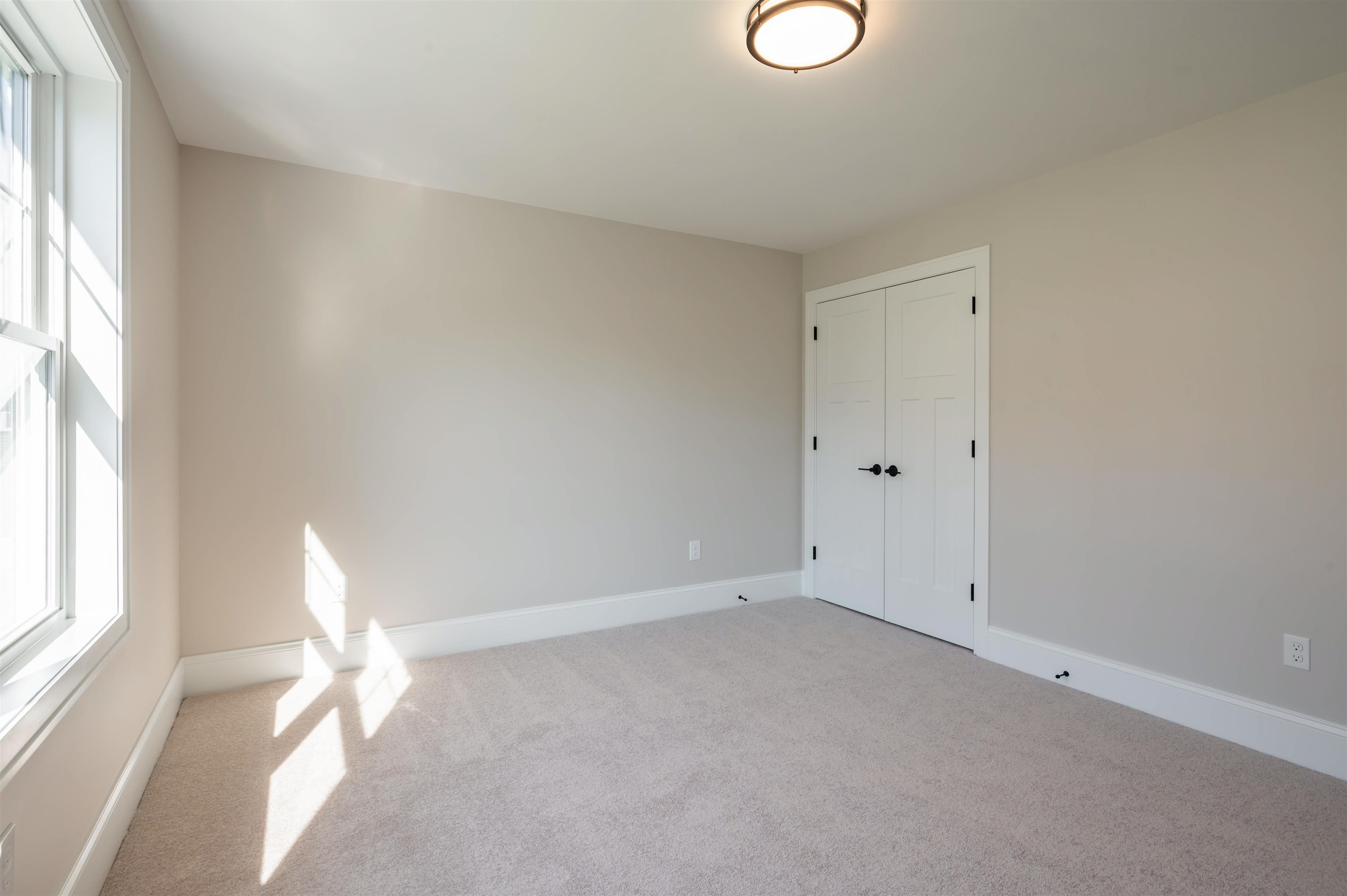 58 Wilderness Dr, Nashua, NH 03062