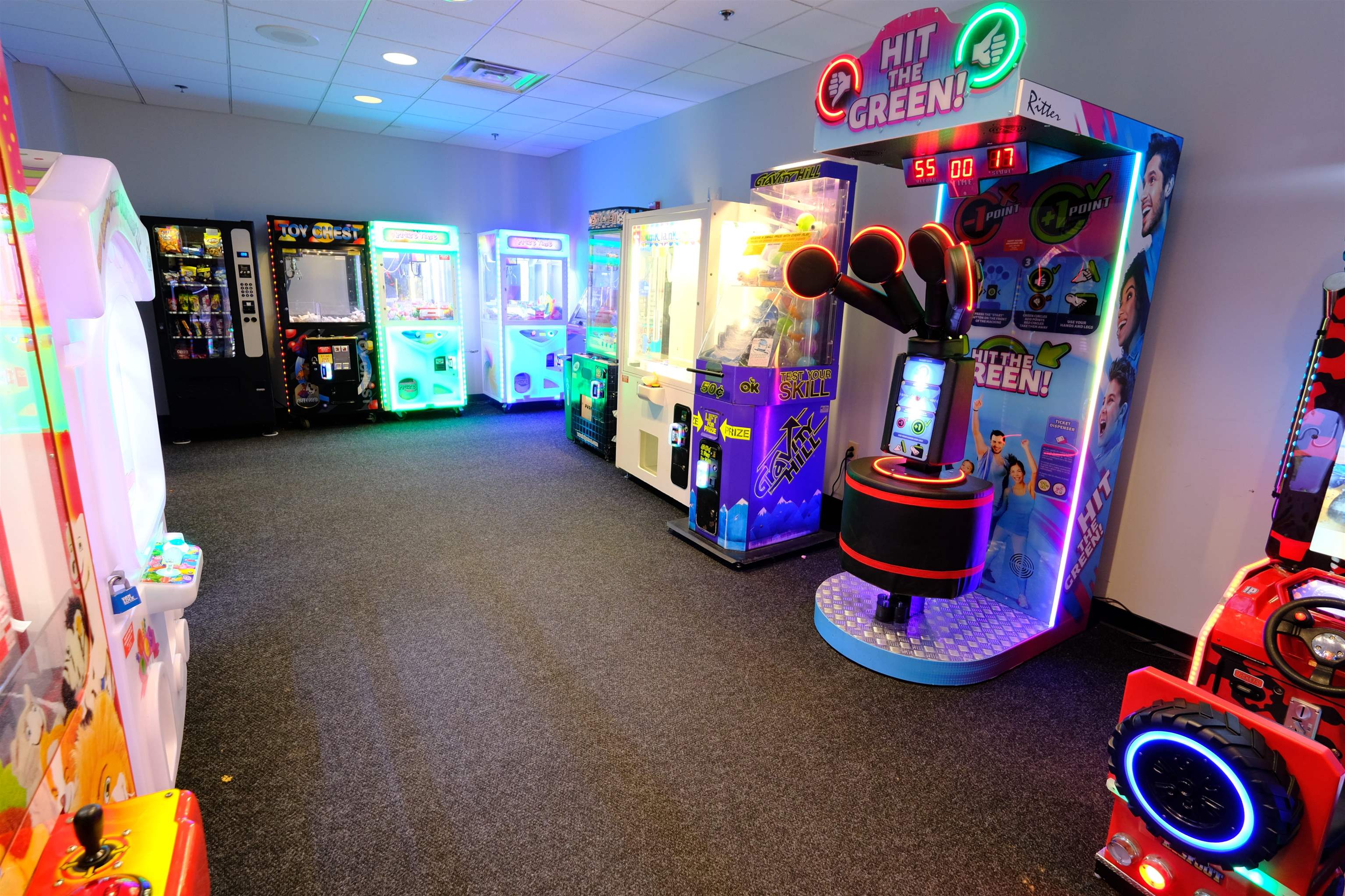 Resort Arcade 22761937