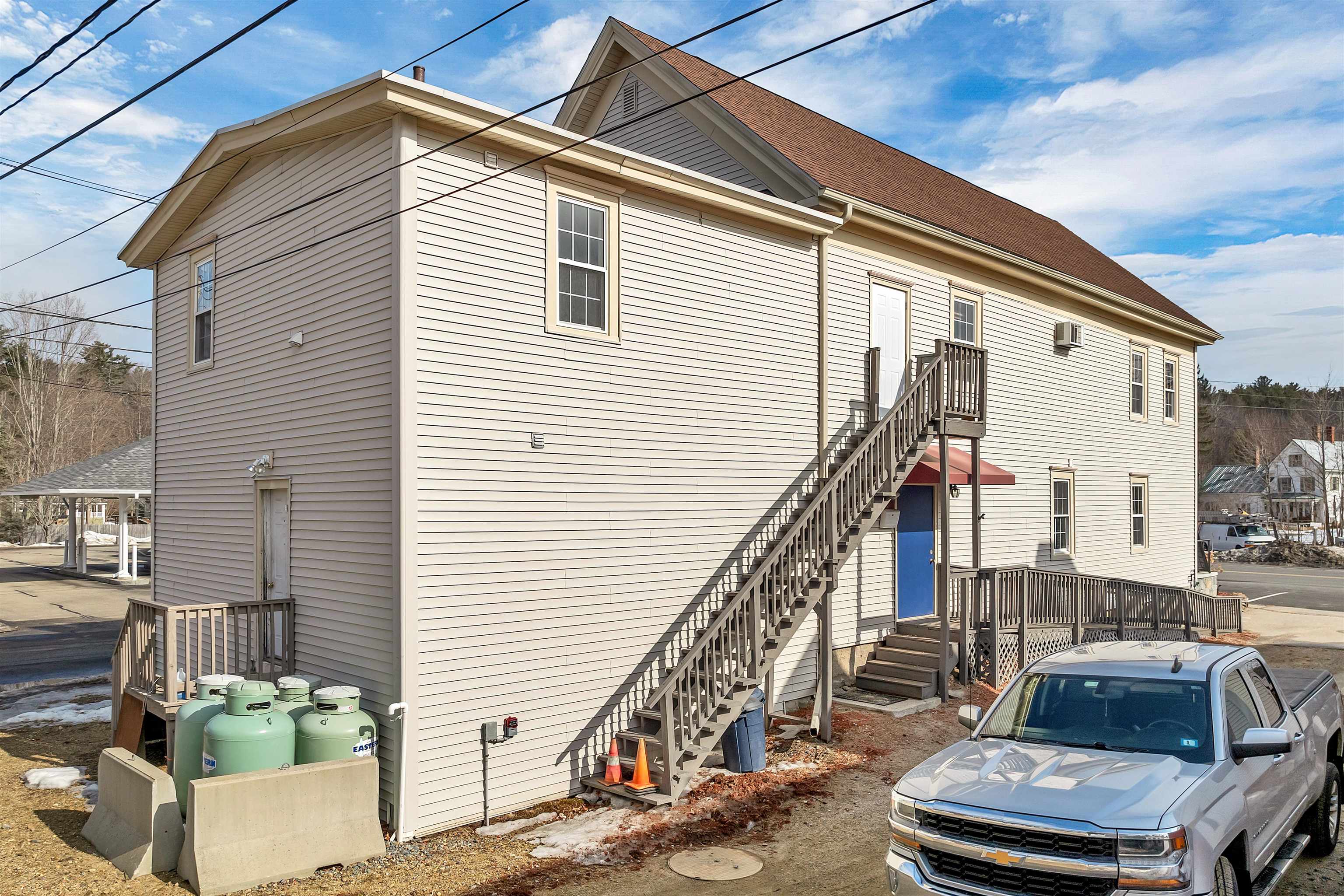 141 Main St, Alton, NH 03809