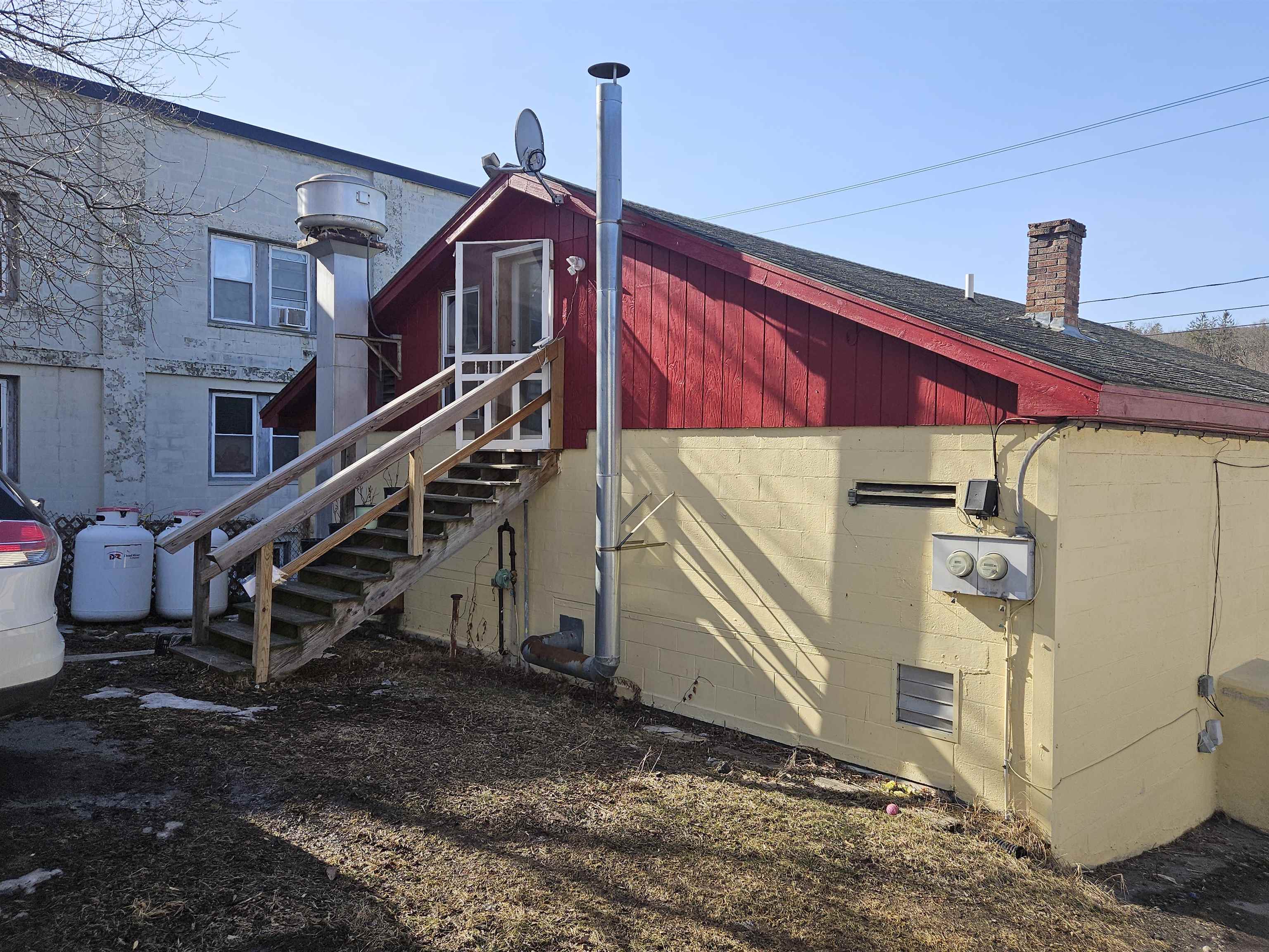 16 N Main St, Lisbon, NH 03585