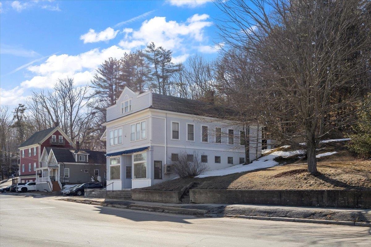 6 Dawson St, Milton, NH 03851