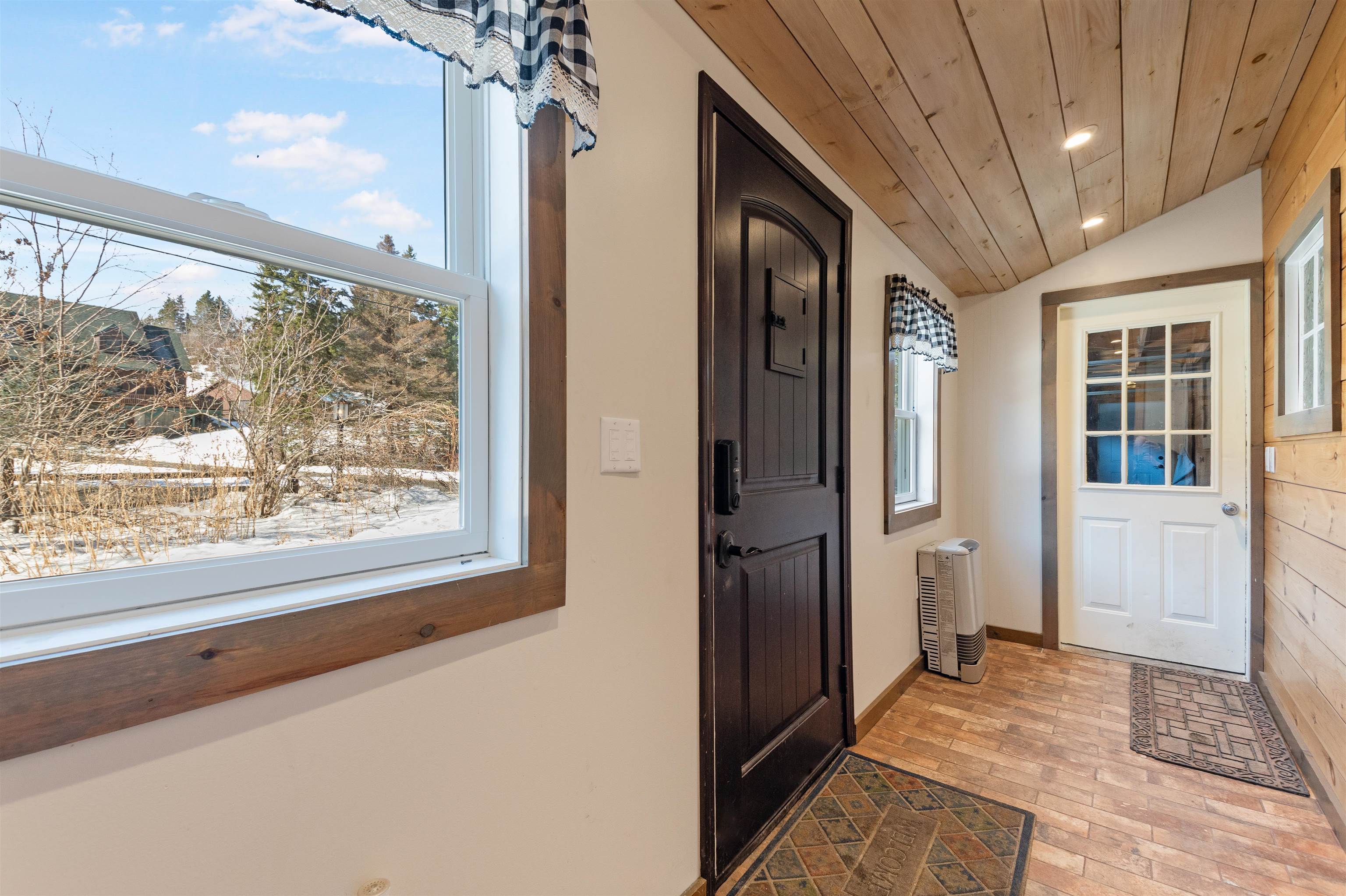 21 Bungy Rd, Colebrook, NH 03576