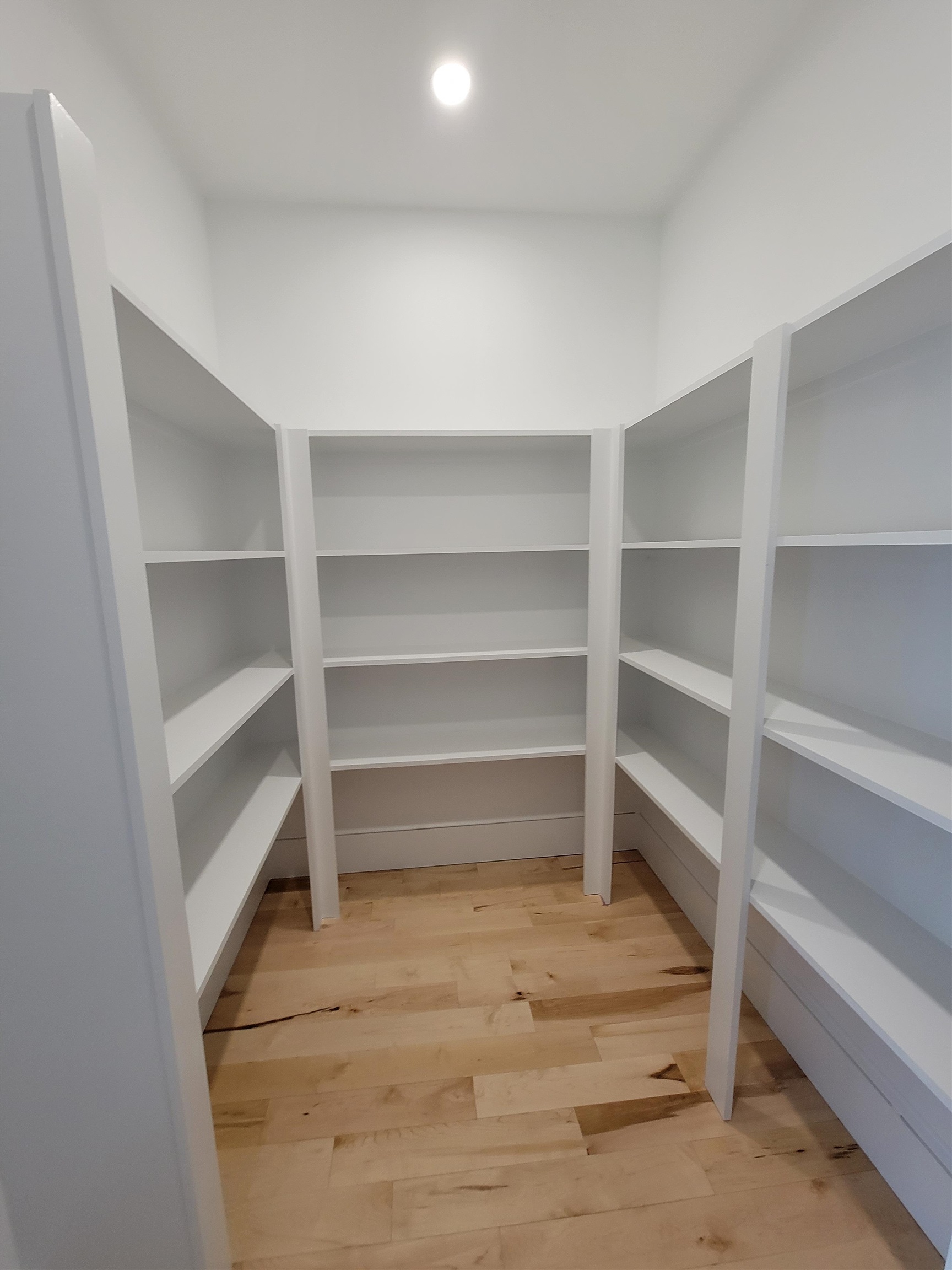 12 Zeland Dr, Dover, NH 03820