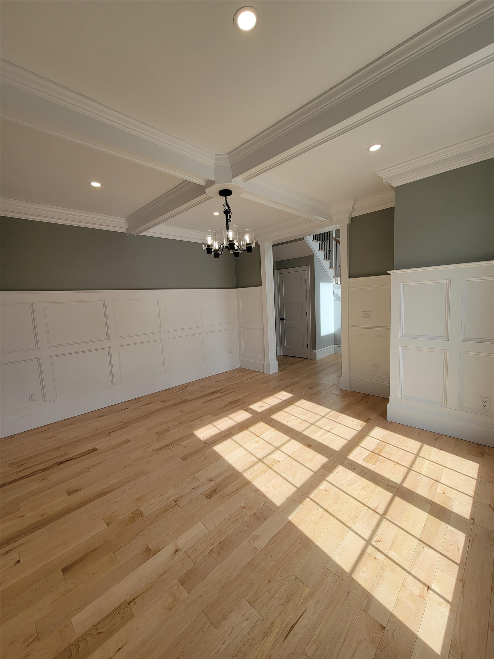 12 Zeland Dr, Dover, NH 03820