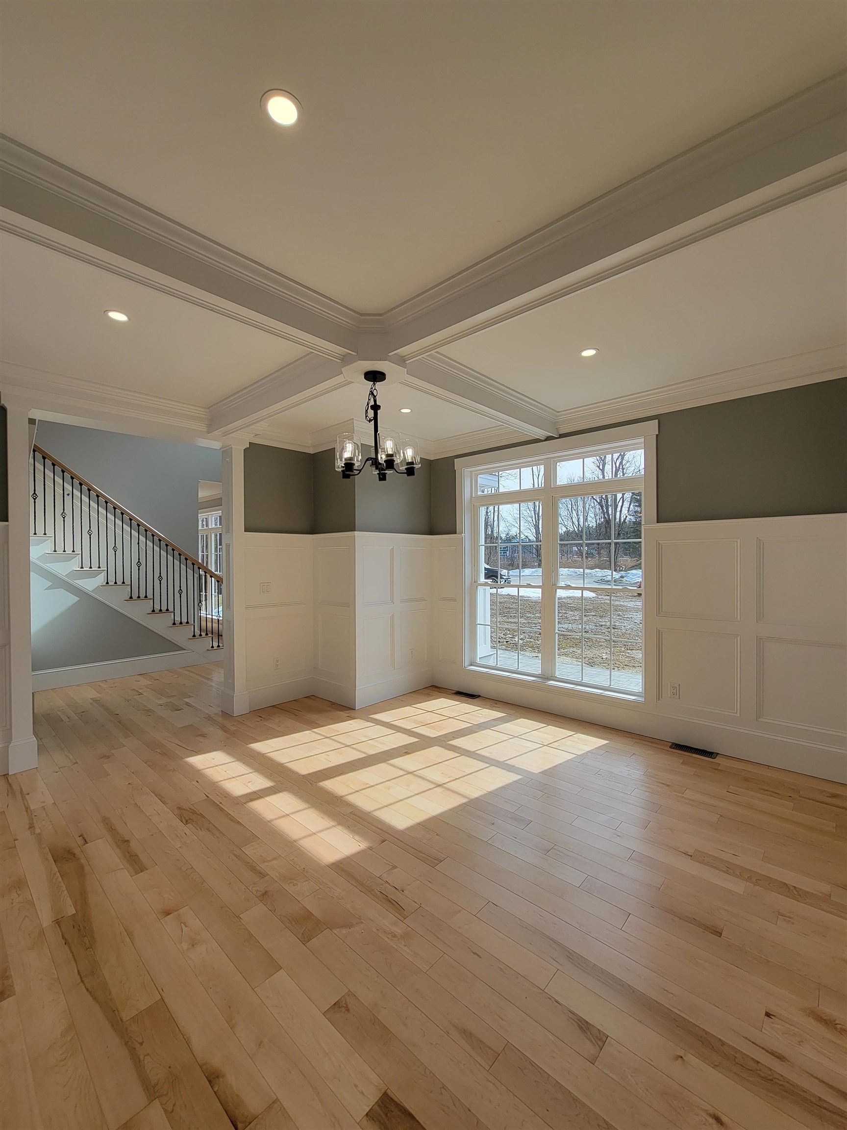 12 Zeland Dr, Dover, NH 03820