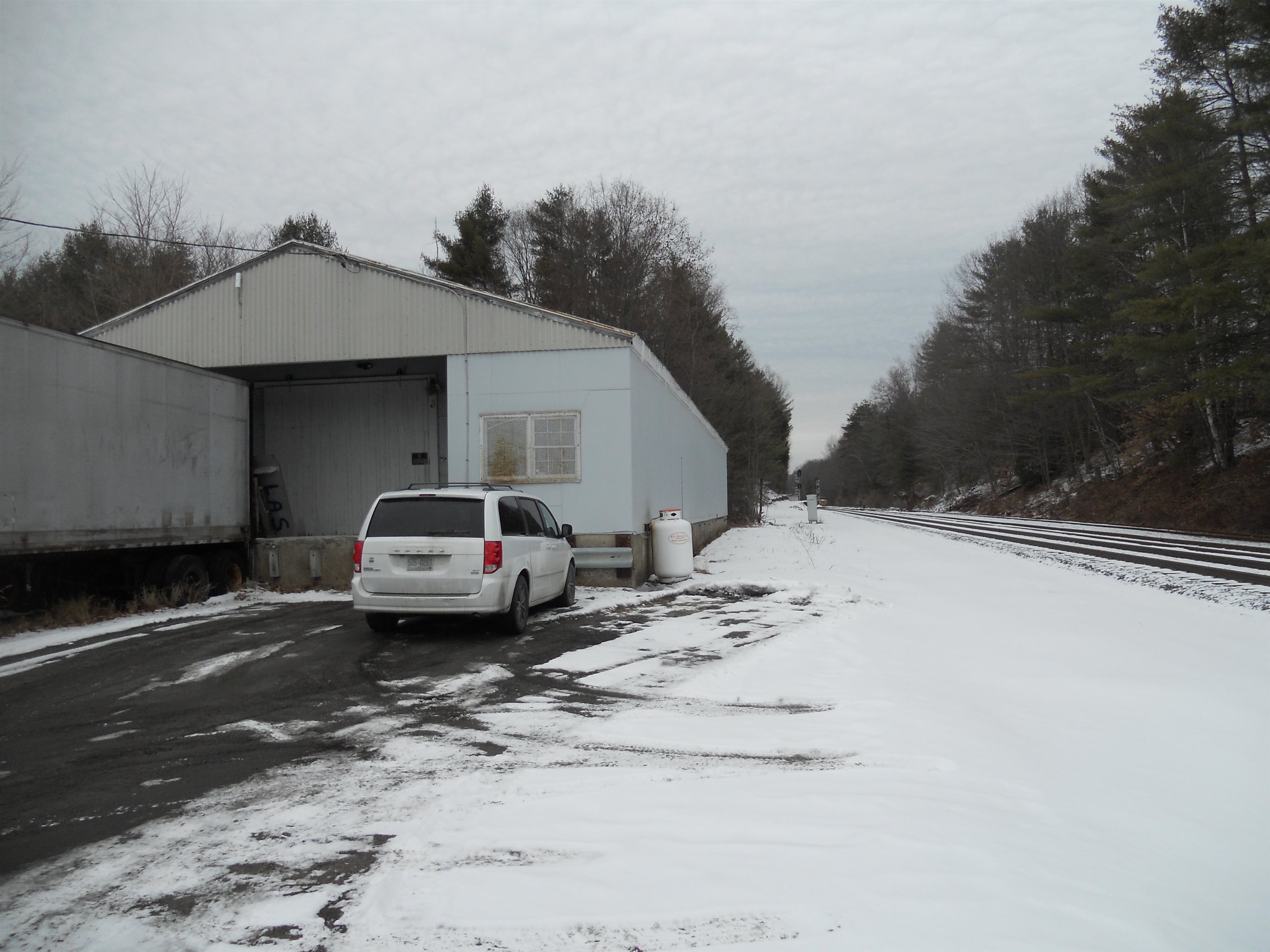 4,100 Sq Foot Warehouse 22678701